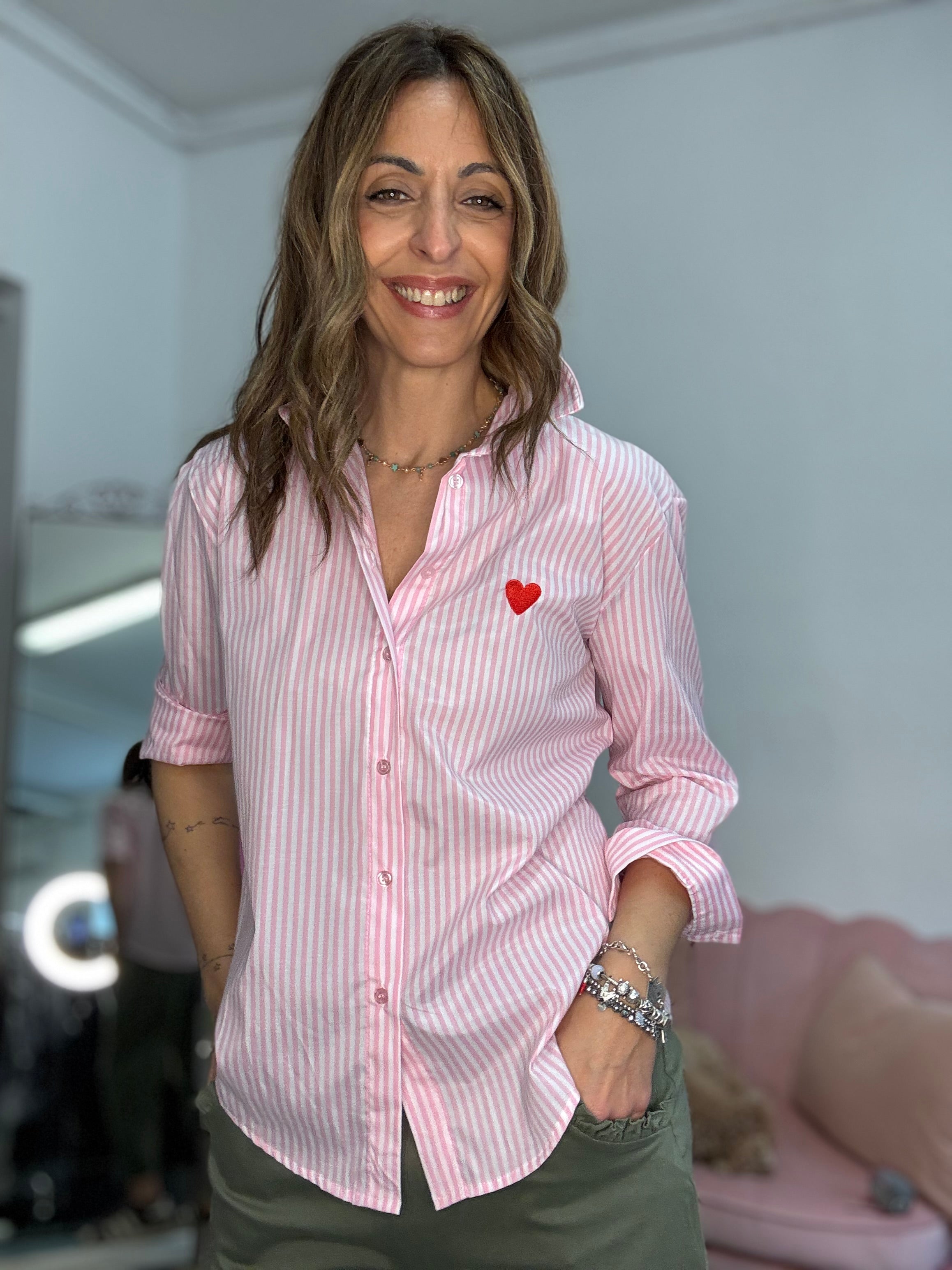 La camicia bastoncini e cuoricino