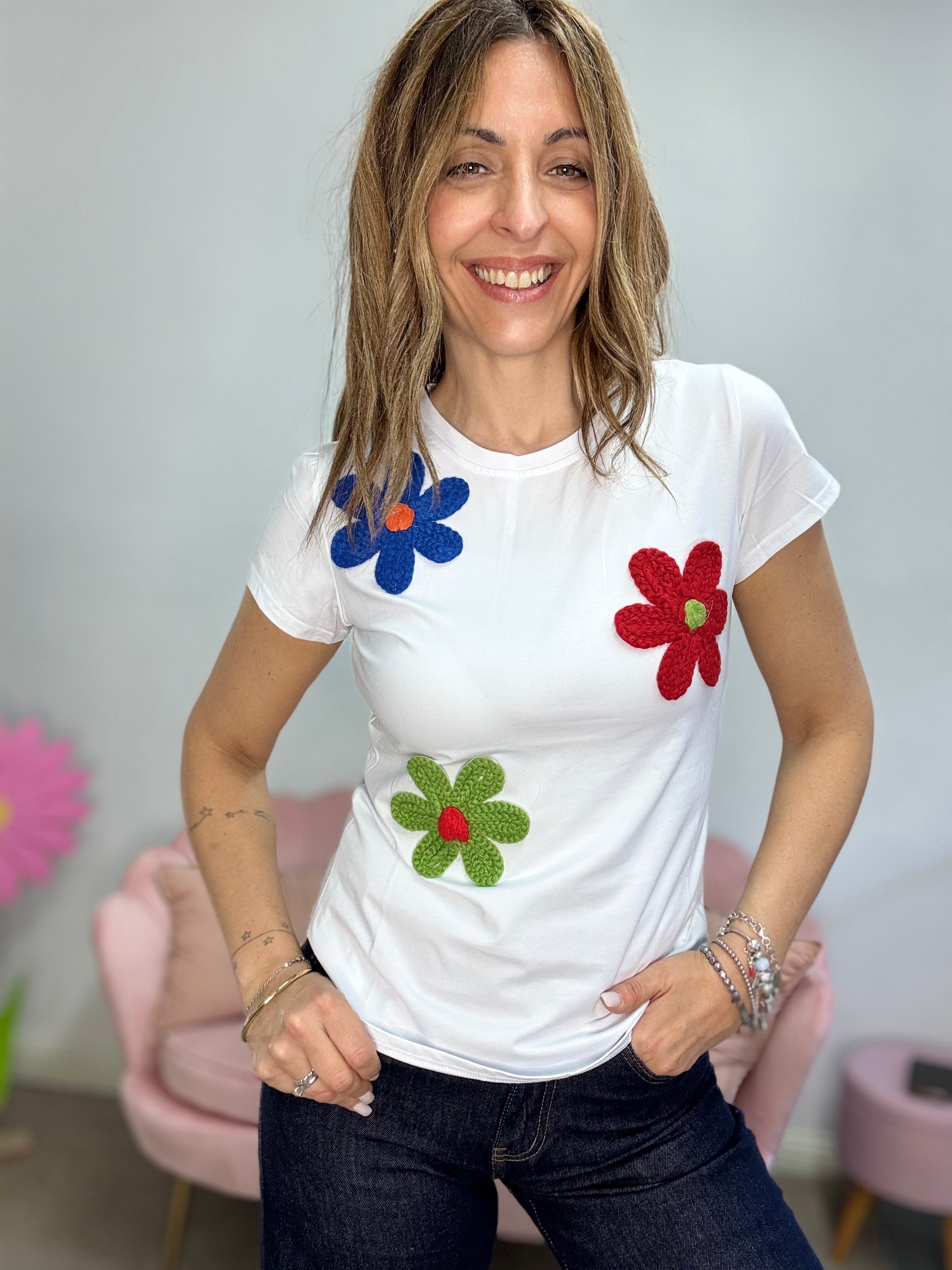 T-shirt 3 fiori uncinetto