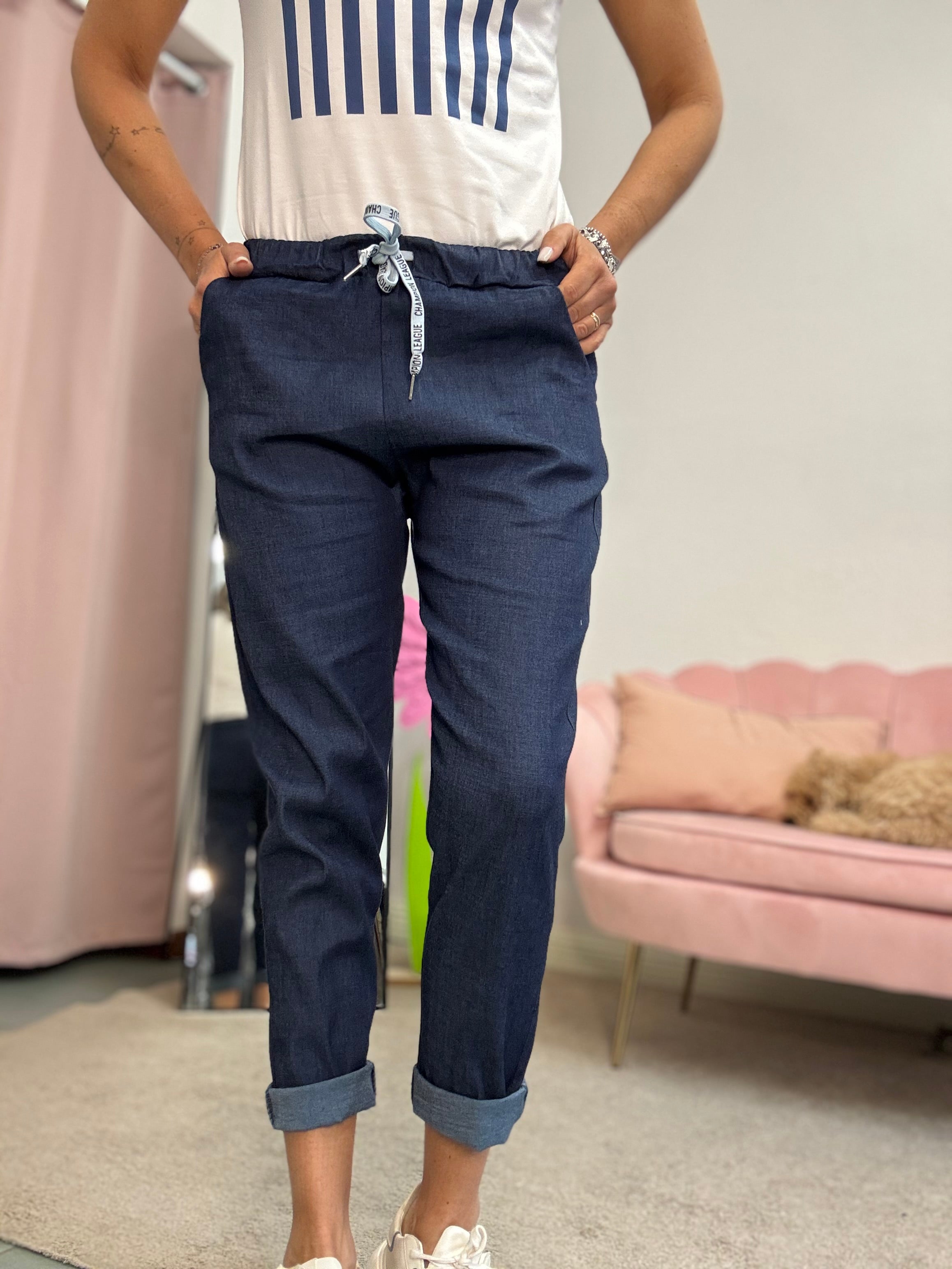 Il pantalone Denim con la coulisse
