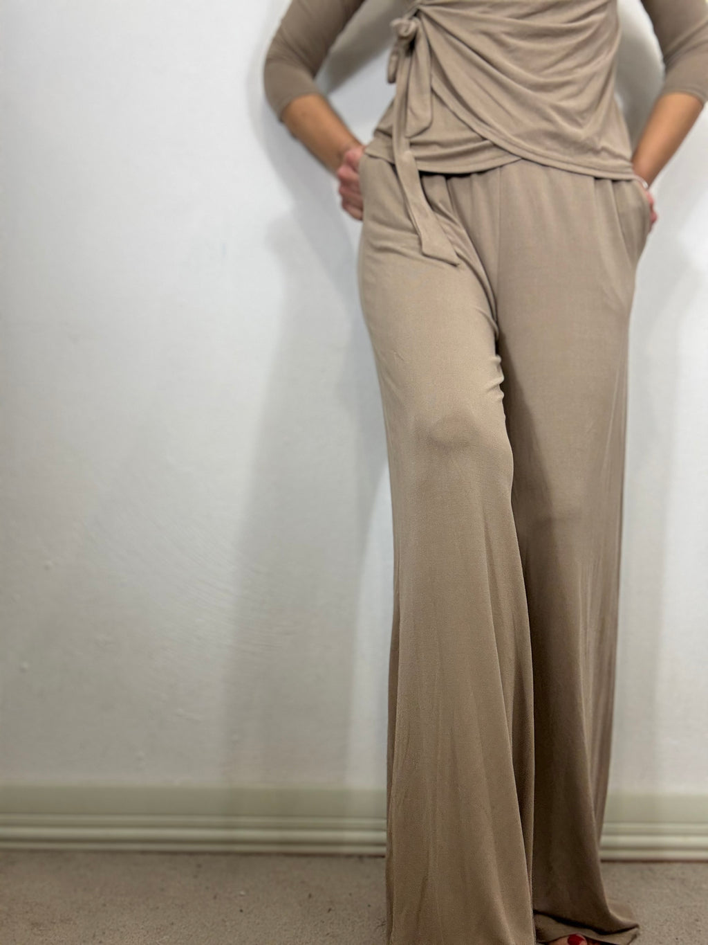 Pantaloni a costine in viscosa leggera