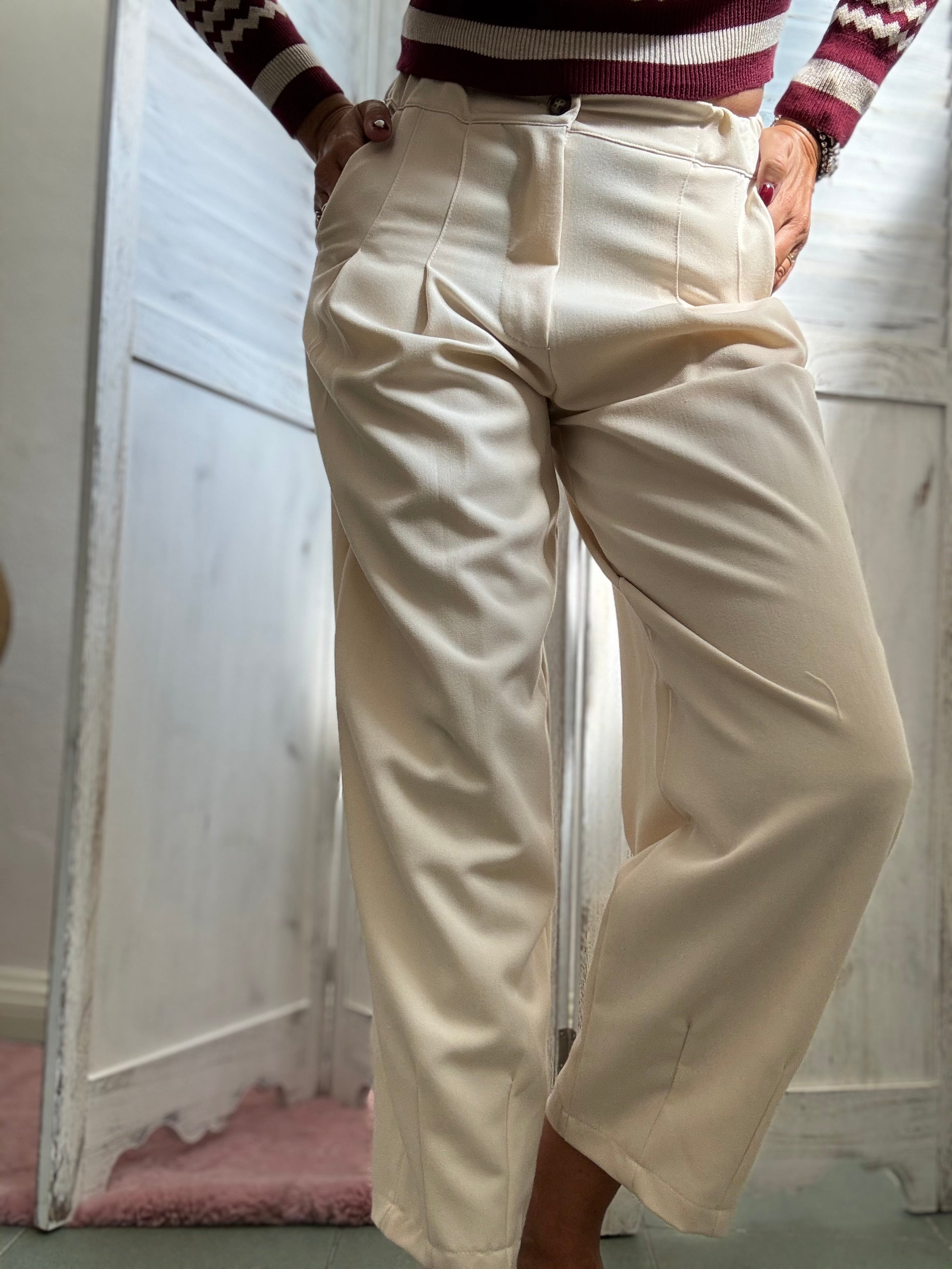 Il pantalone Javier con le pence