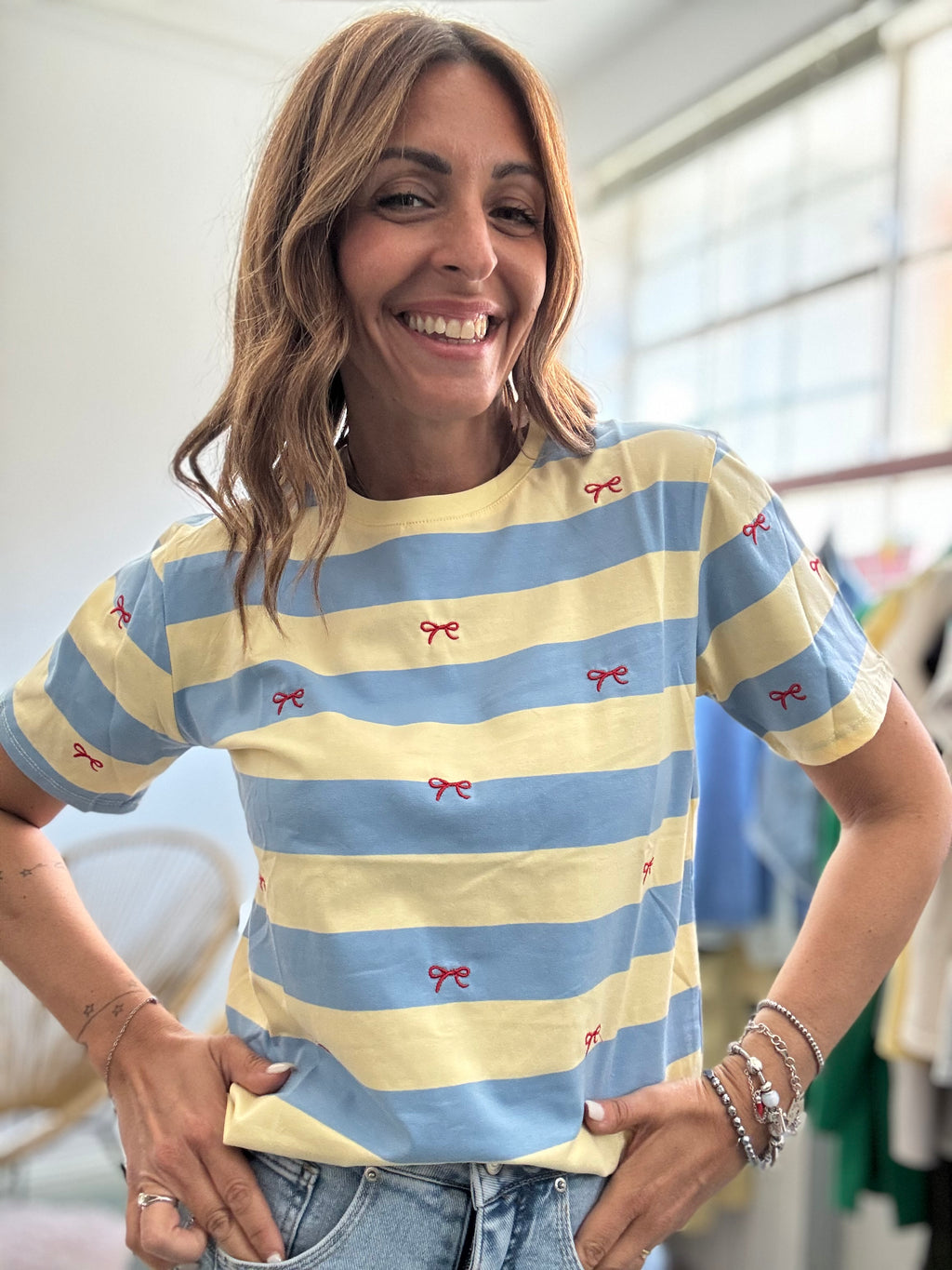 La t-shirt righe e fiocchetti