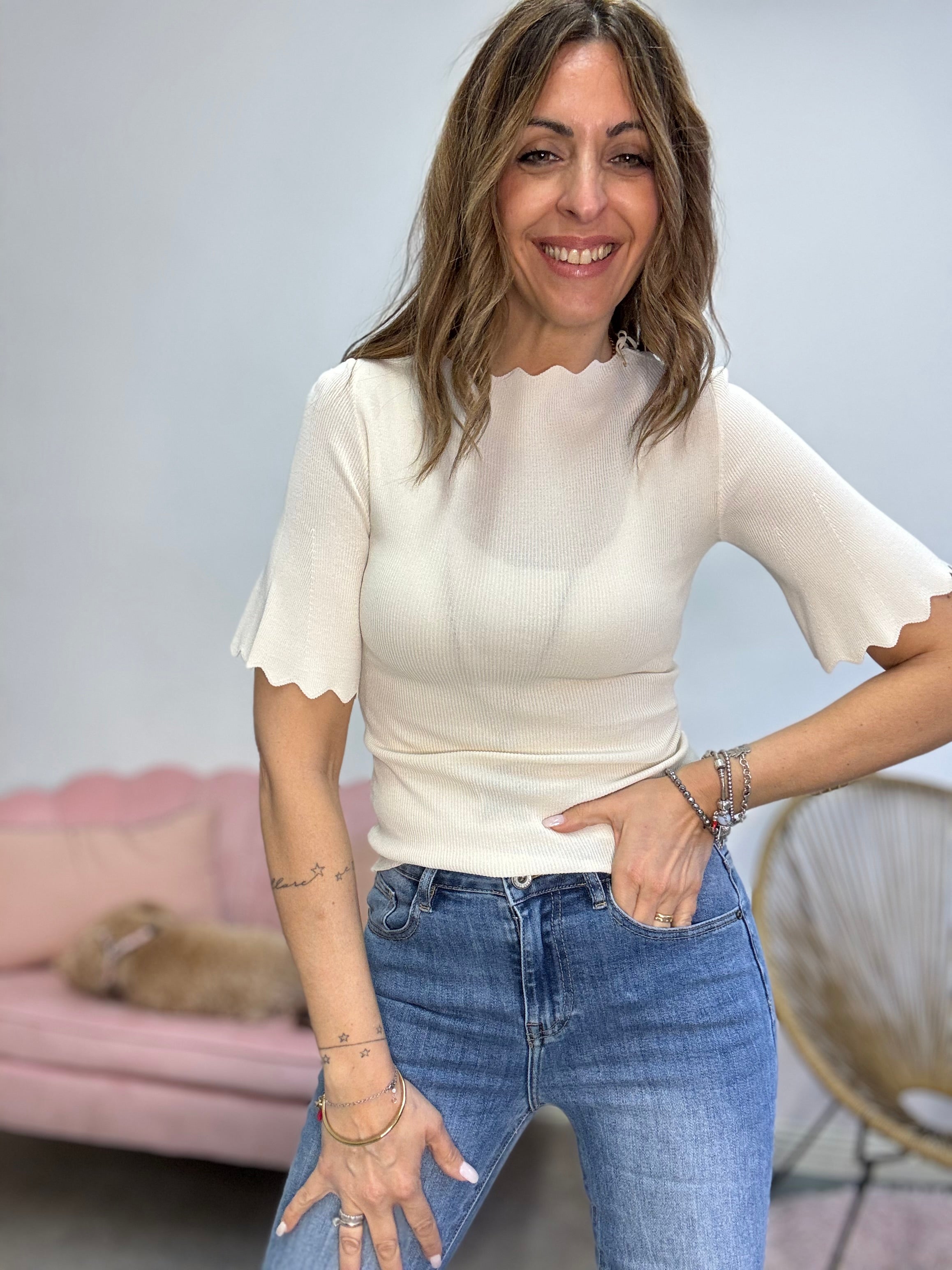 La maglia ondulata a costine manica corta