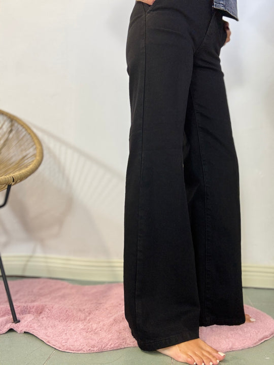 Il jeans palazzo nero