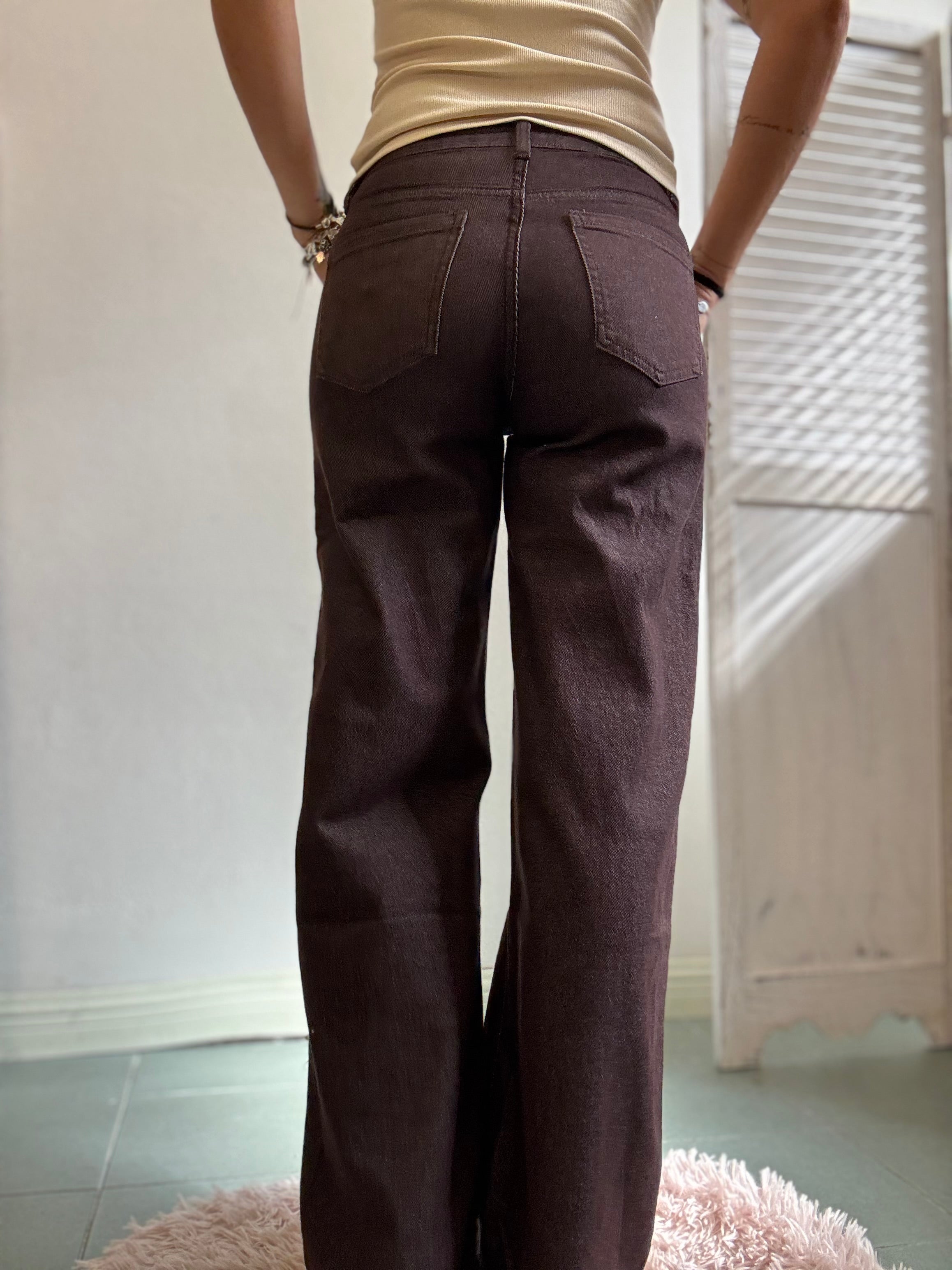 Il jeans dritto e spigato