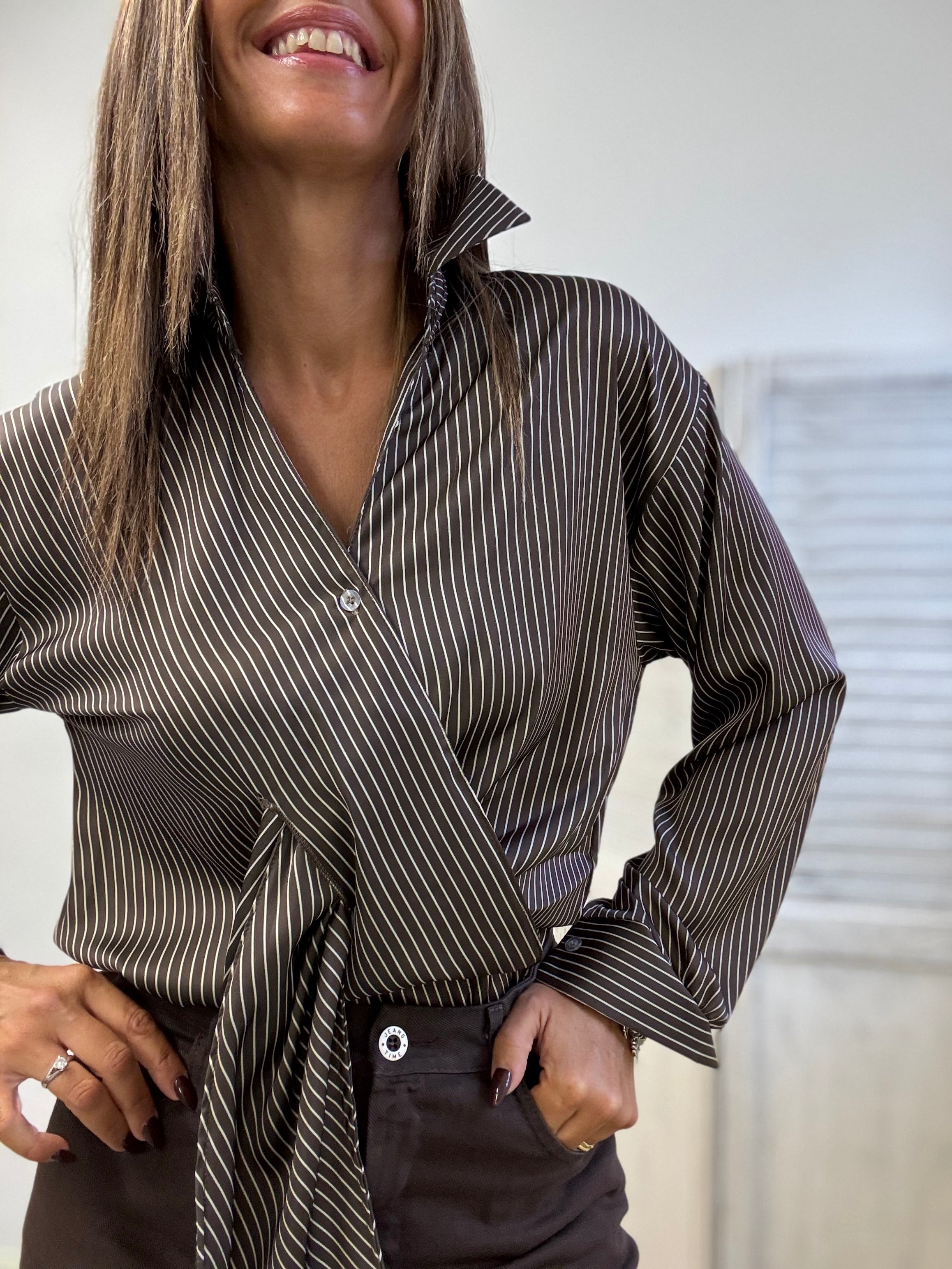 La camicia raso a righe