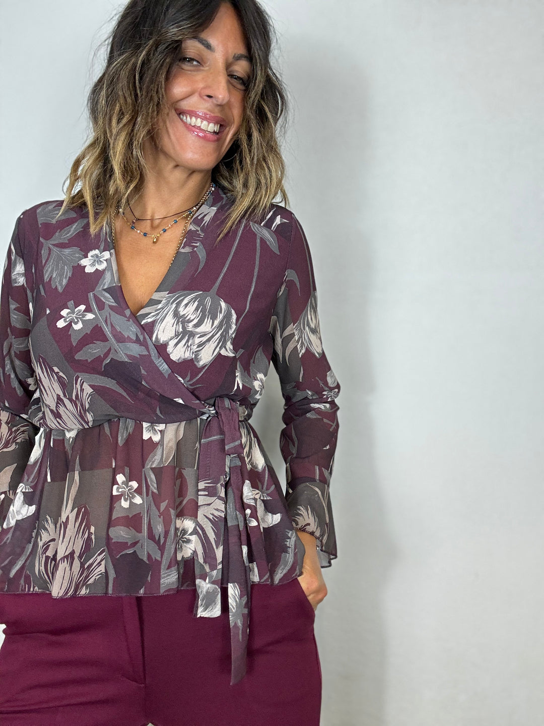 La blusa fiorata Tania