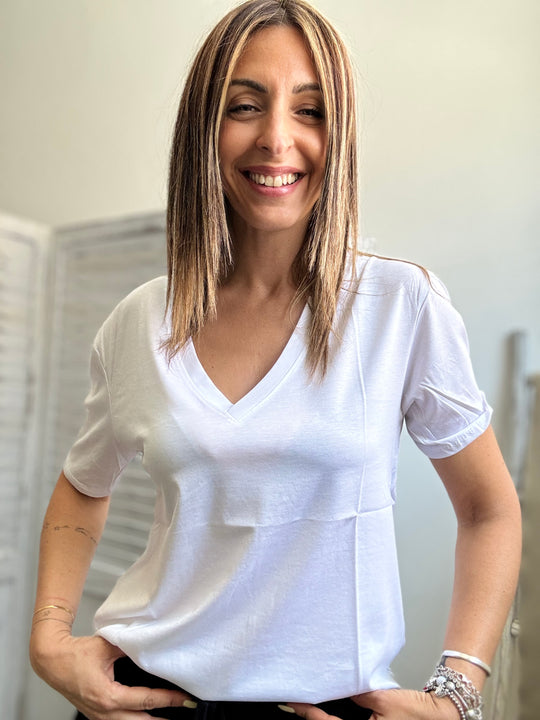 La t-shirt scollo a V