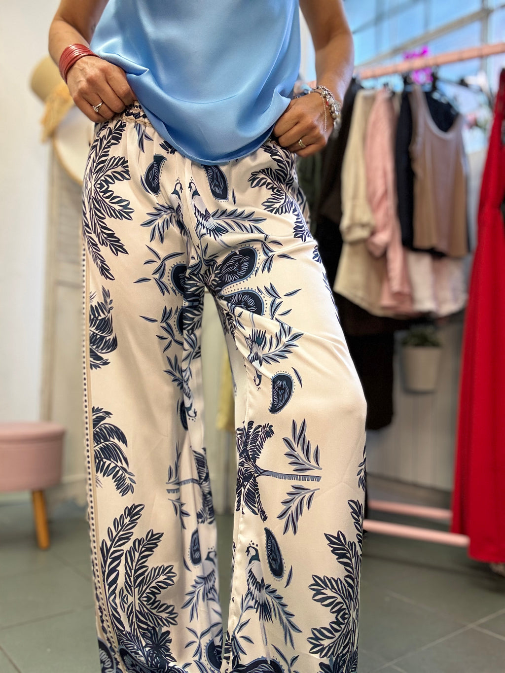 Il pantalone raso Oreste