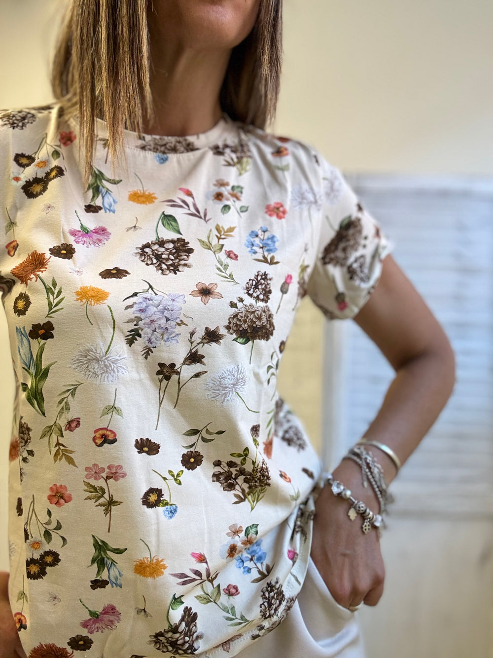 T shirt fiori della terra