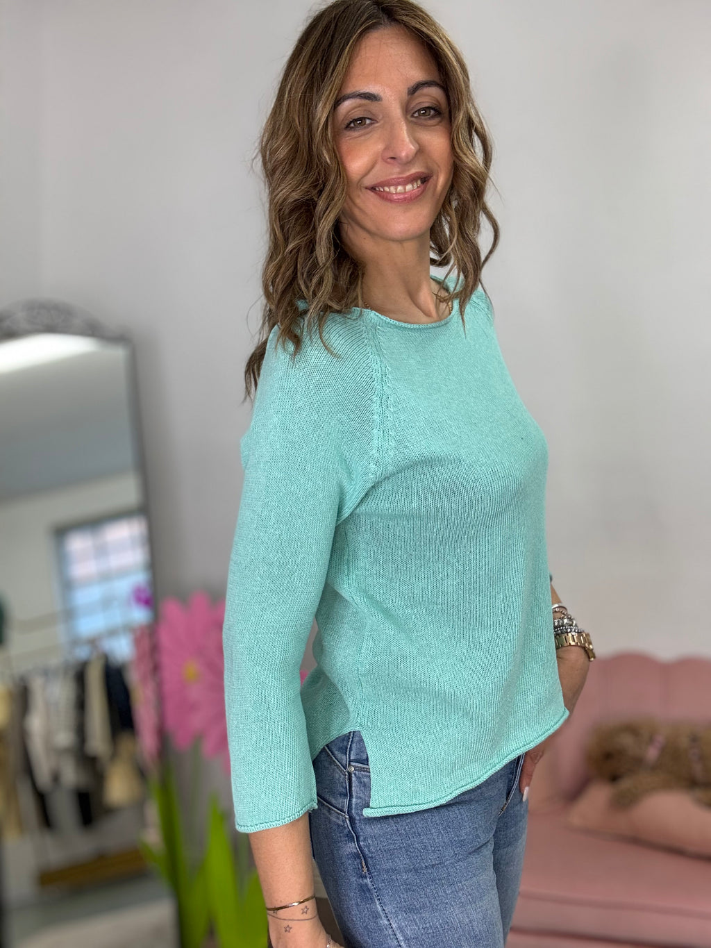 Il pull di cotone con gli spacchetti