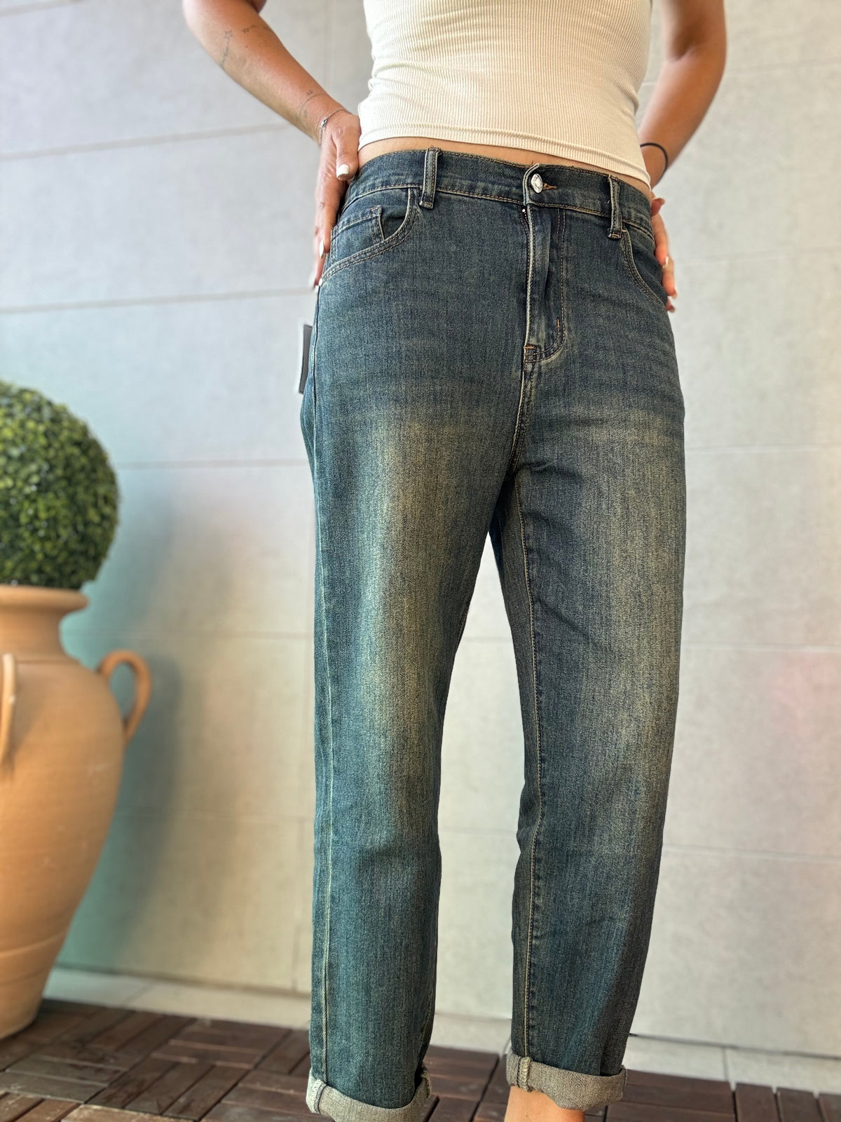 Il jeans boy-friend con l’elastico posteriore