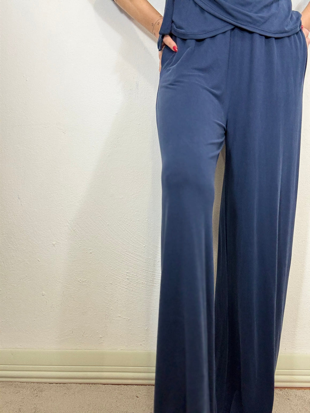 Pantaloni a costine in viscosa leggera