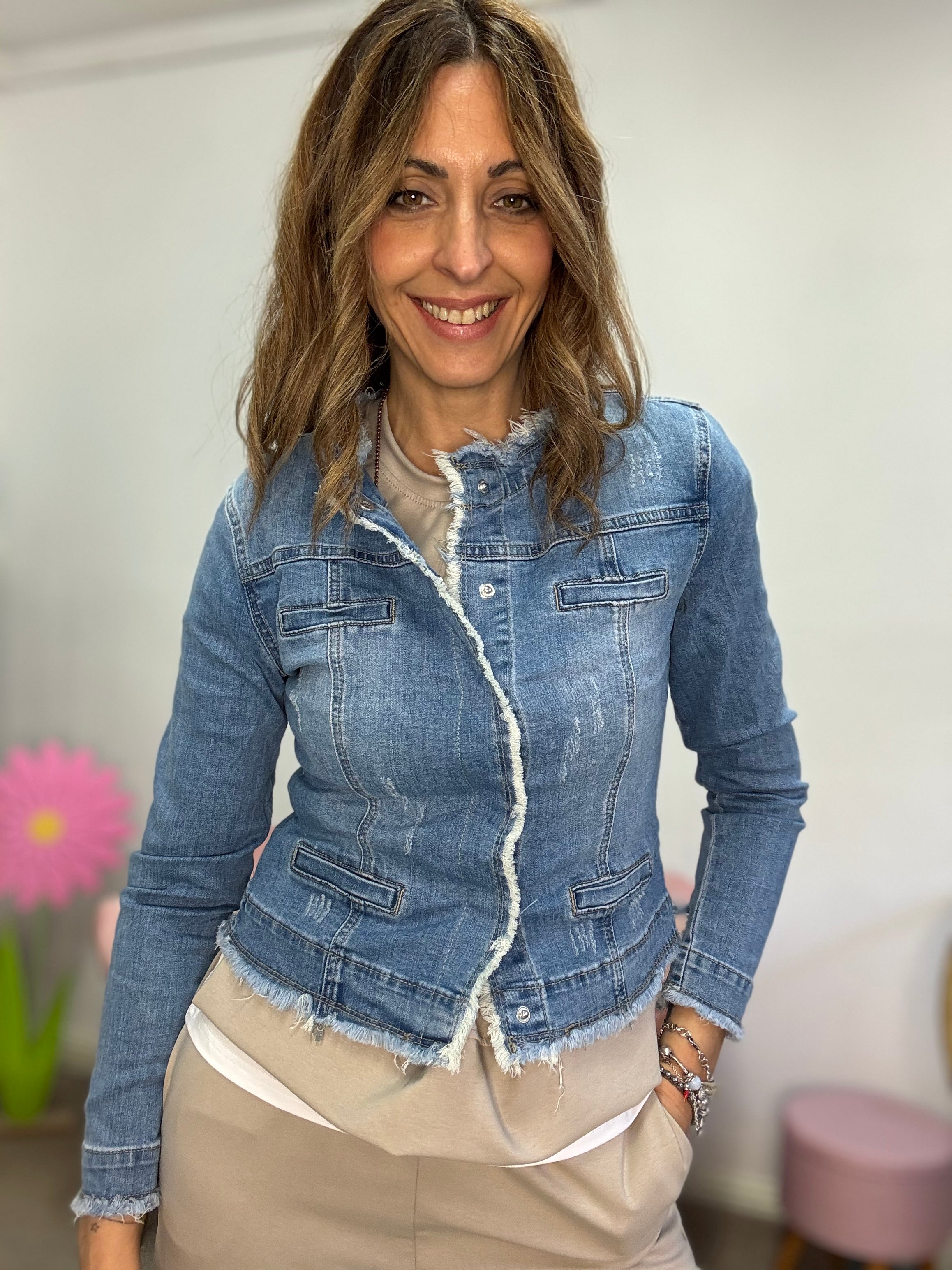 Giubbino in jeans con le frangette denim chiaro
