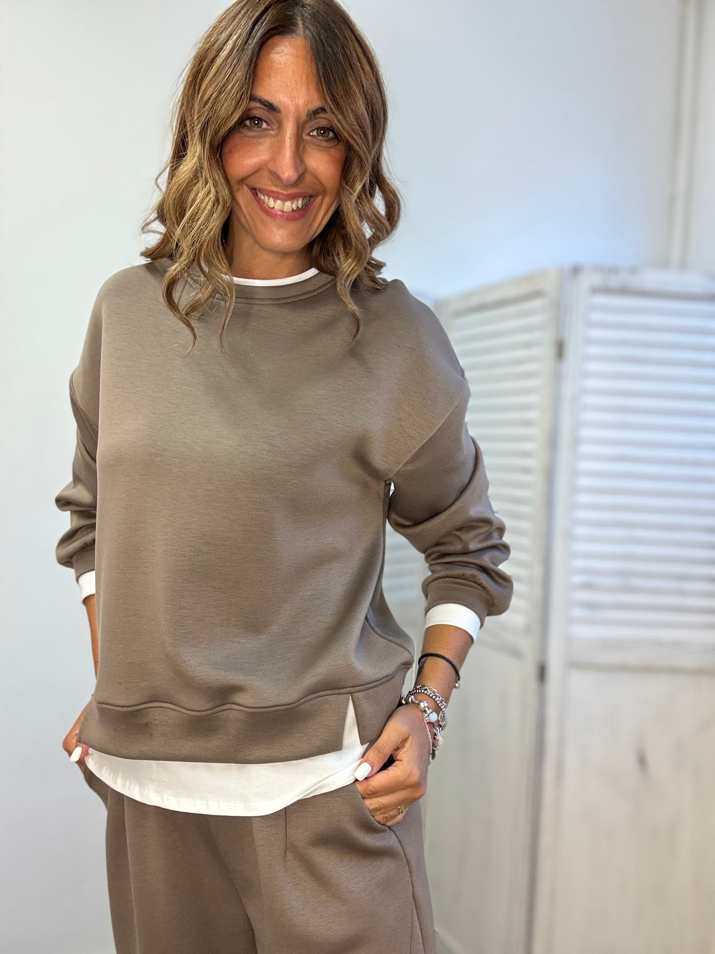 Il completo con la t-shirt annessa