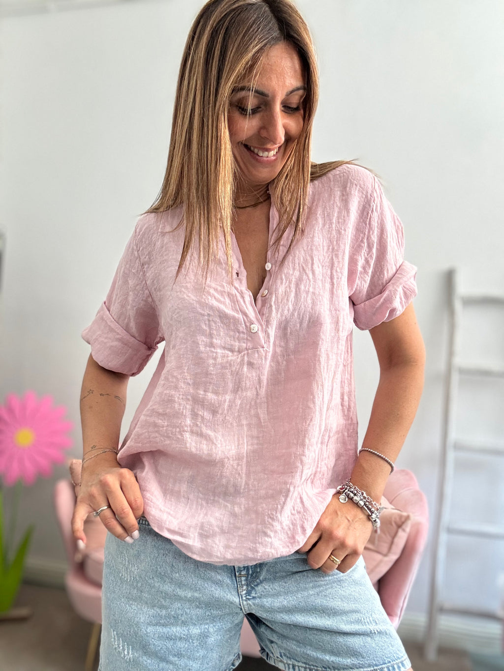 La blusa polo in lino