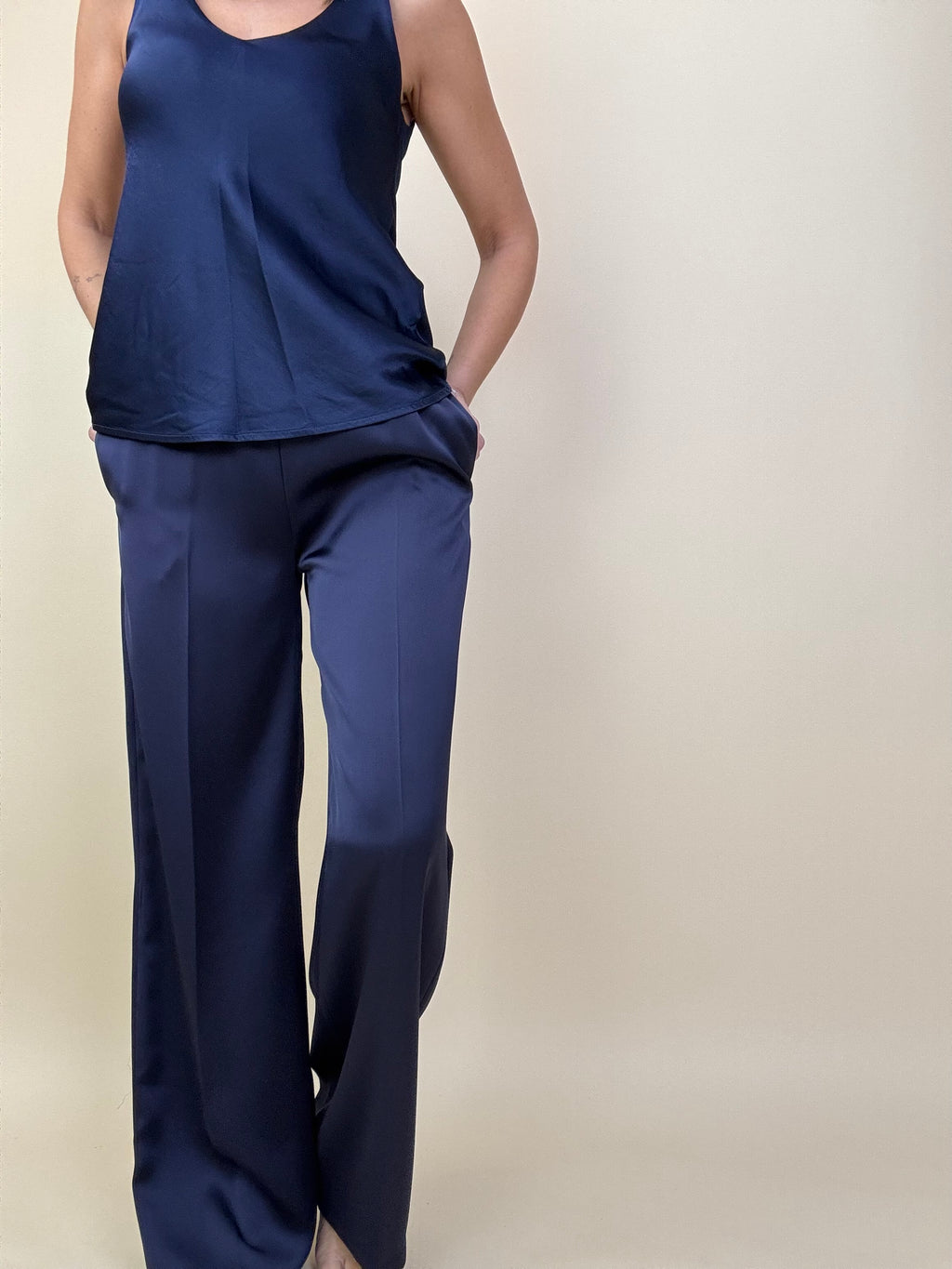 Il coordinato Delia in raso ( giacca e pantalone )