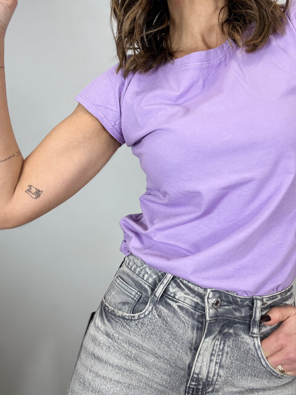 La t-shirt basica in diversi colori