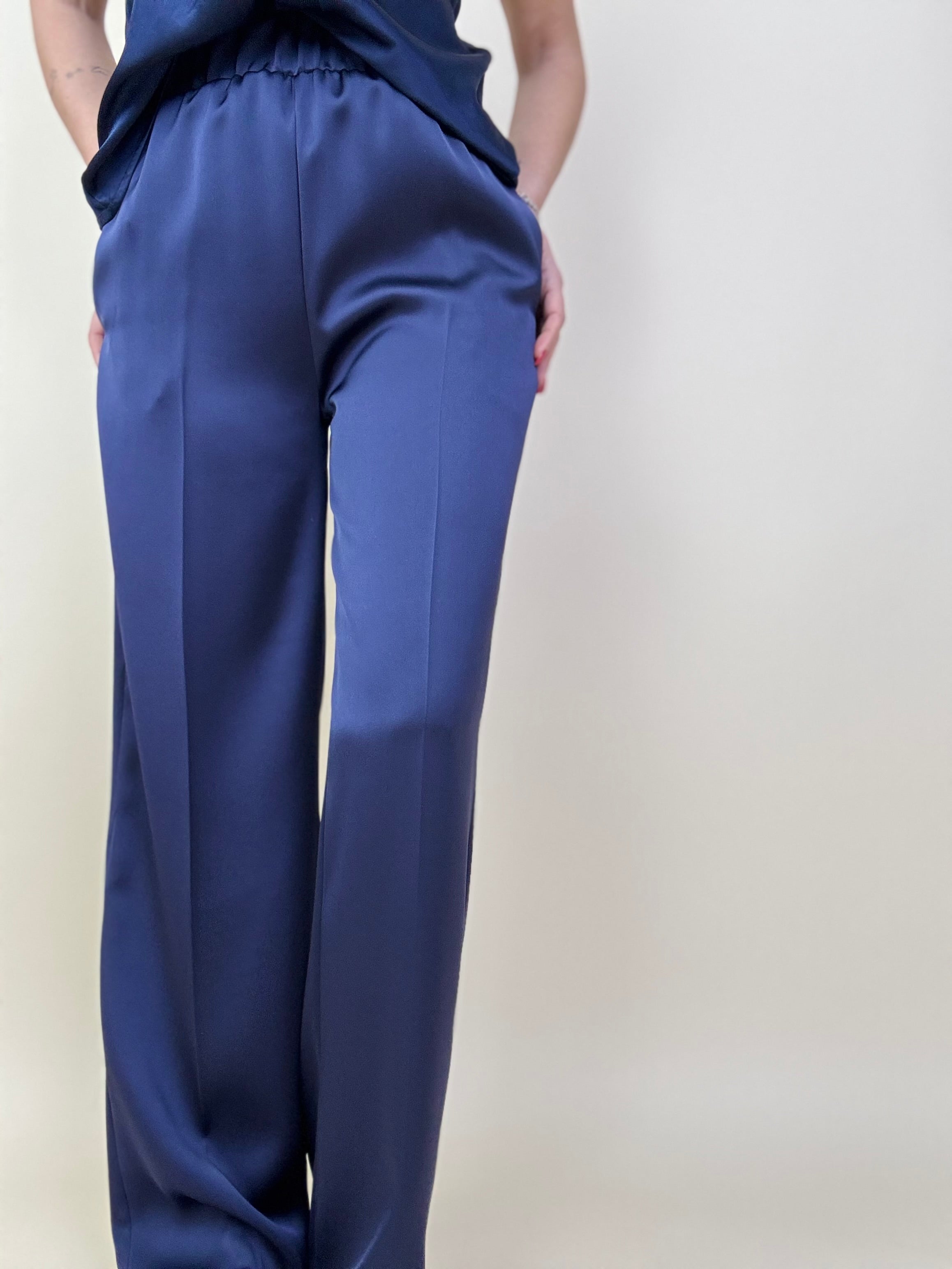 Il coordinato Delia in raso ( giacca e pantalone )