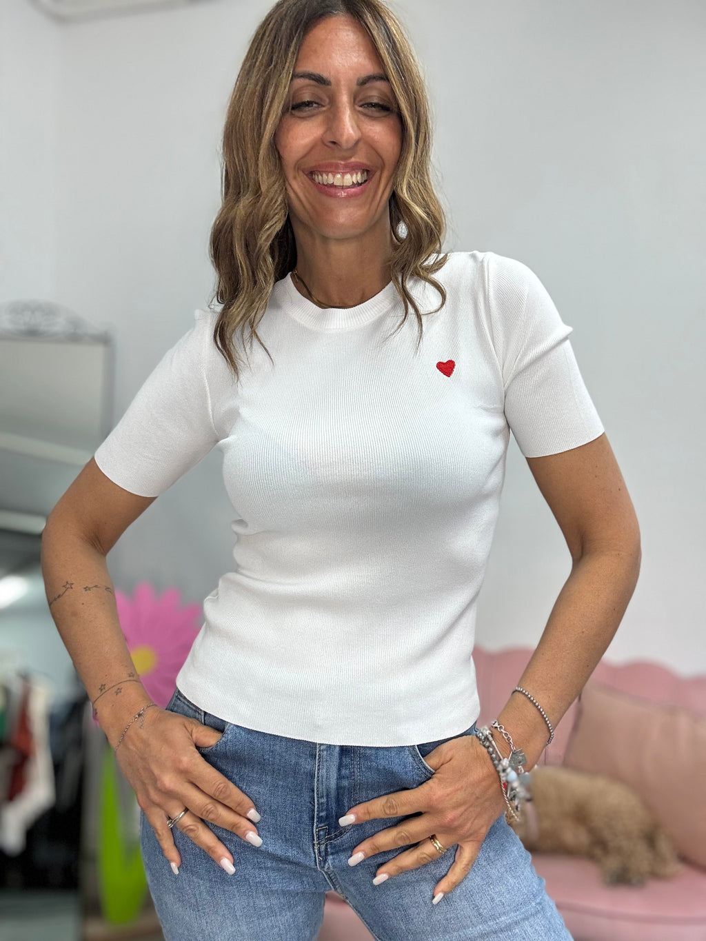 Il pull manica corta col cuoricino