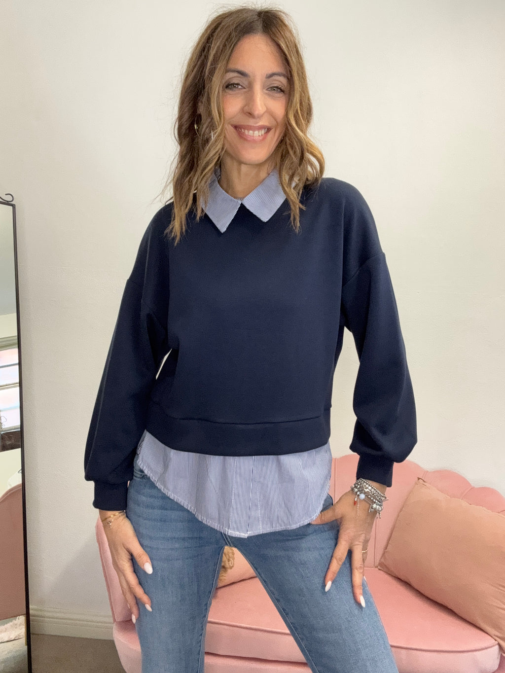 La felpa con la camicia