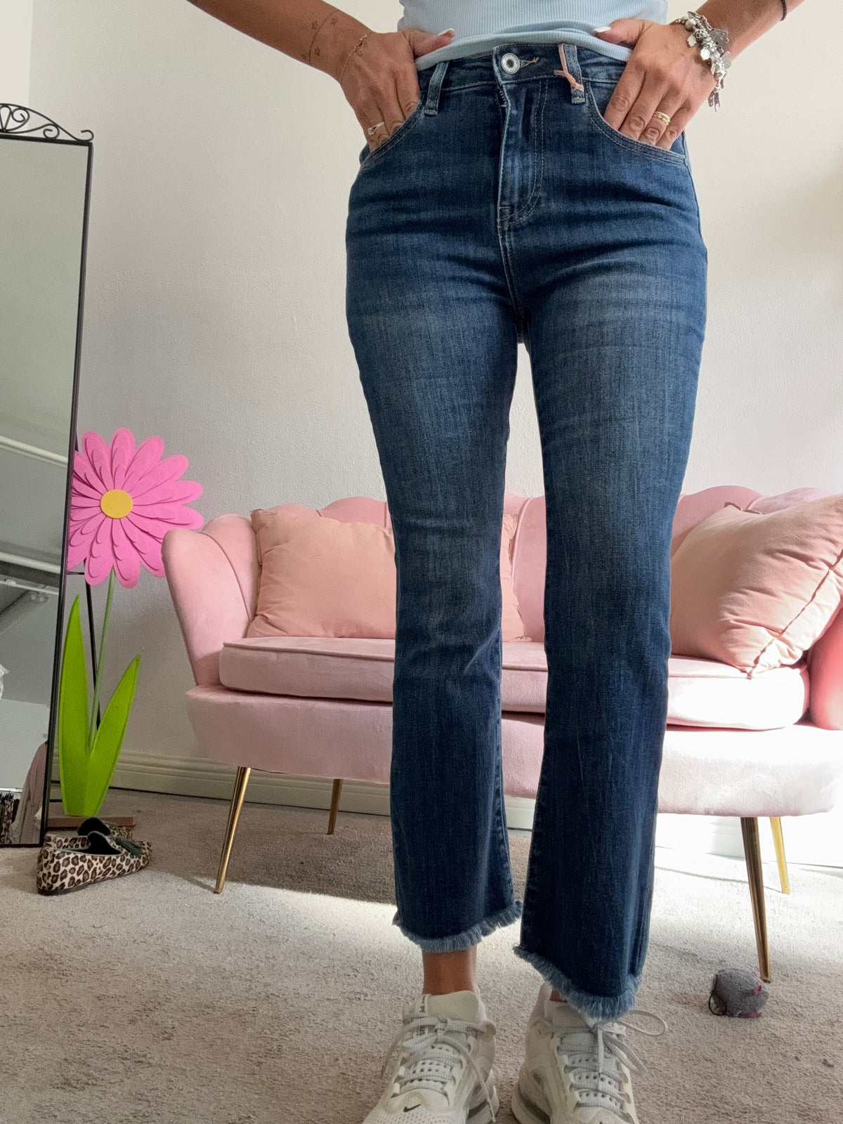 Il jeans trombetta frangette
