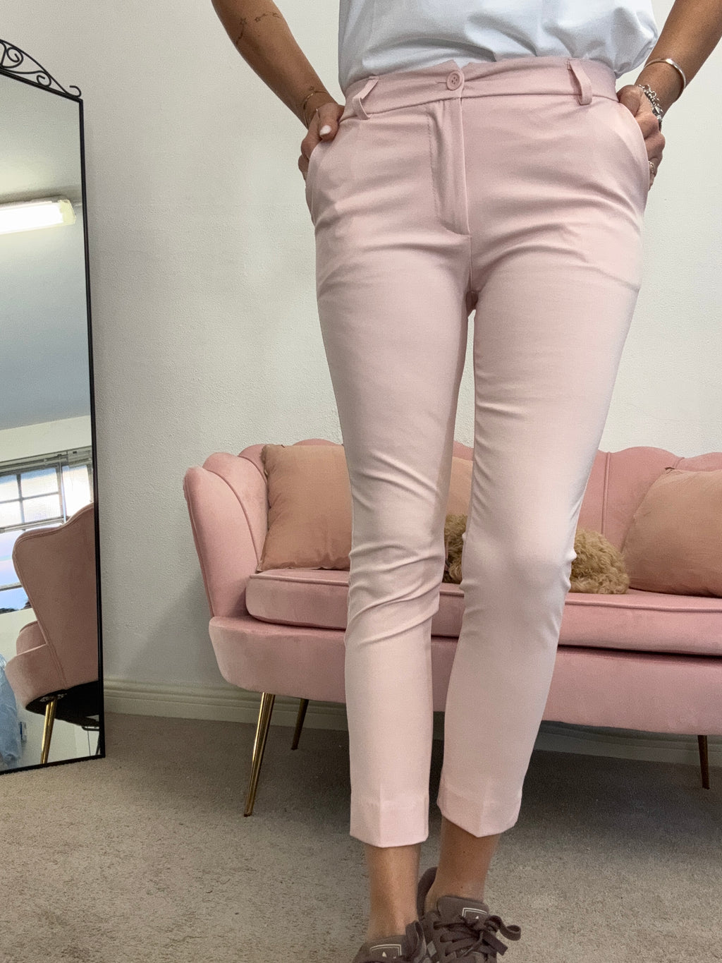 Il pantalone sigaretta punto Milano