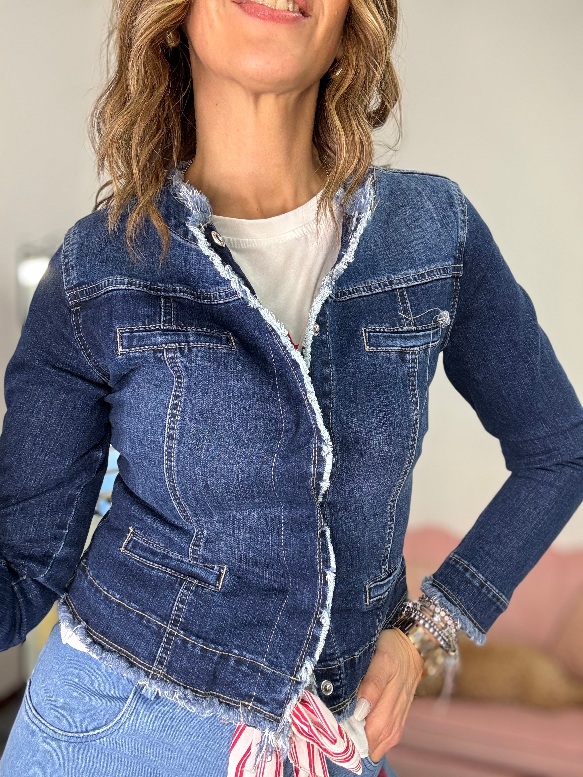 Giubbino in jeans con le frangette