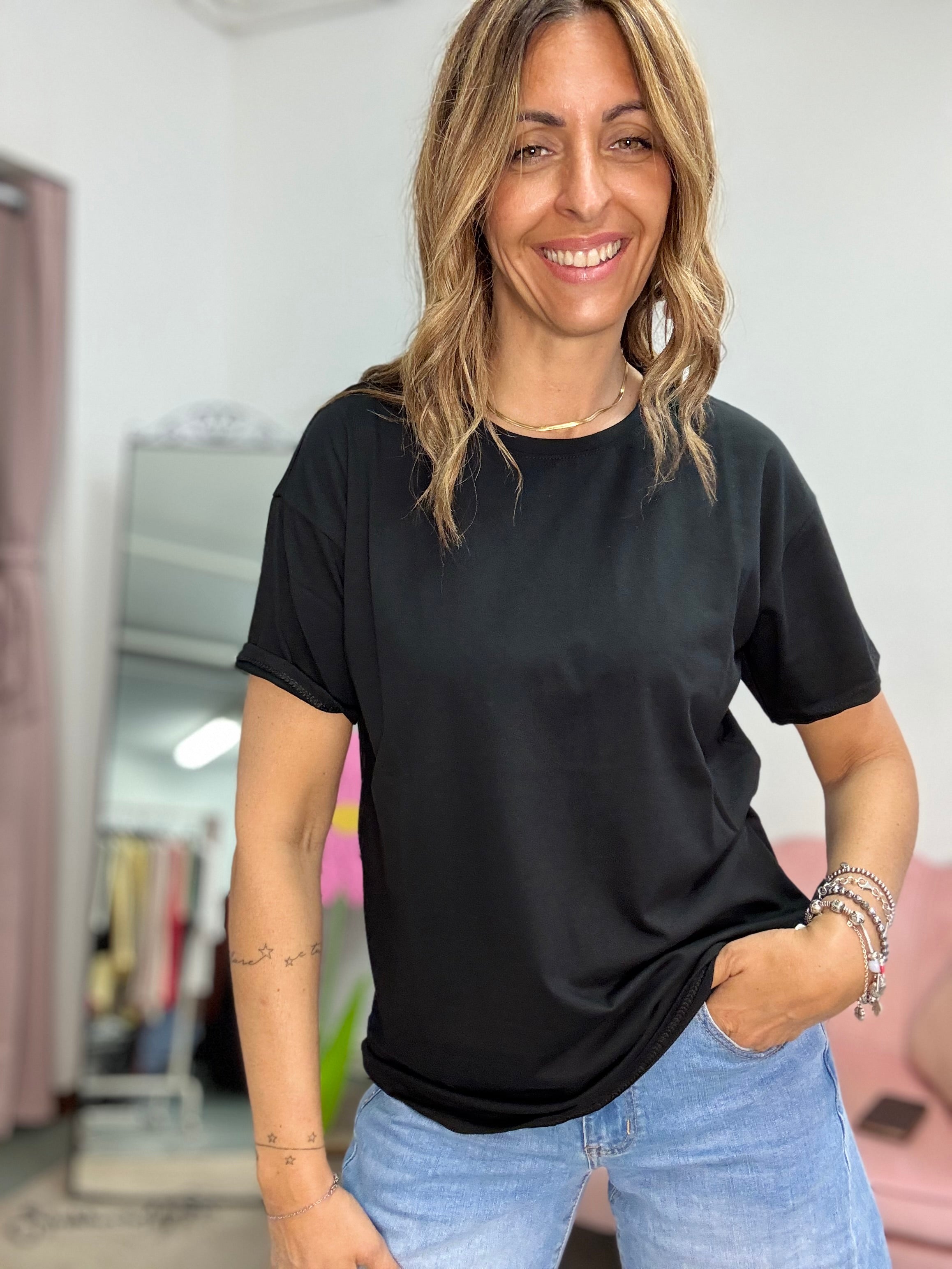 La t-shirt over