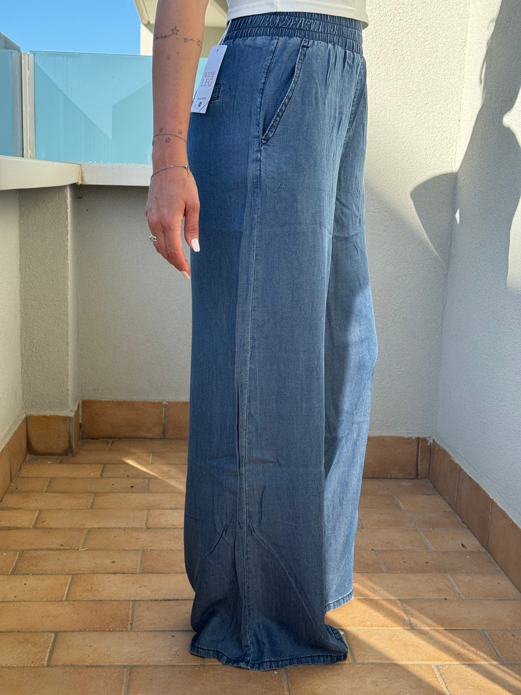Il jeans volante con l’elastico