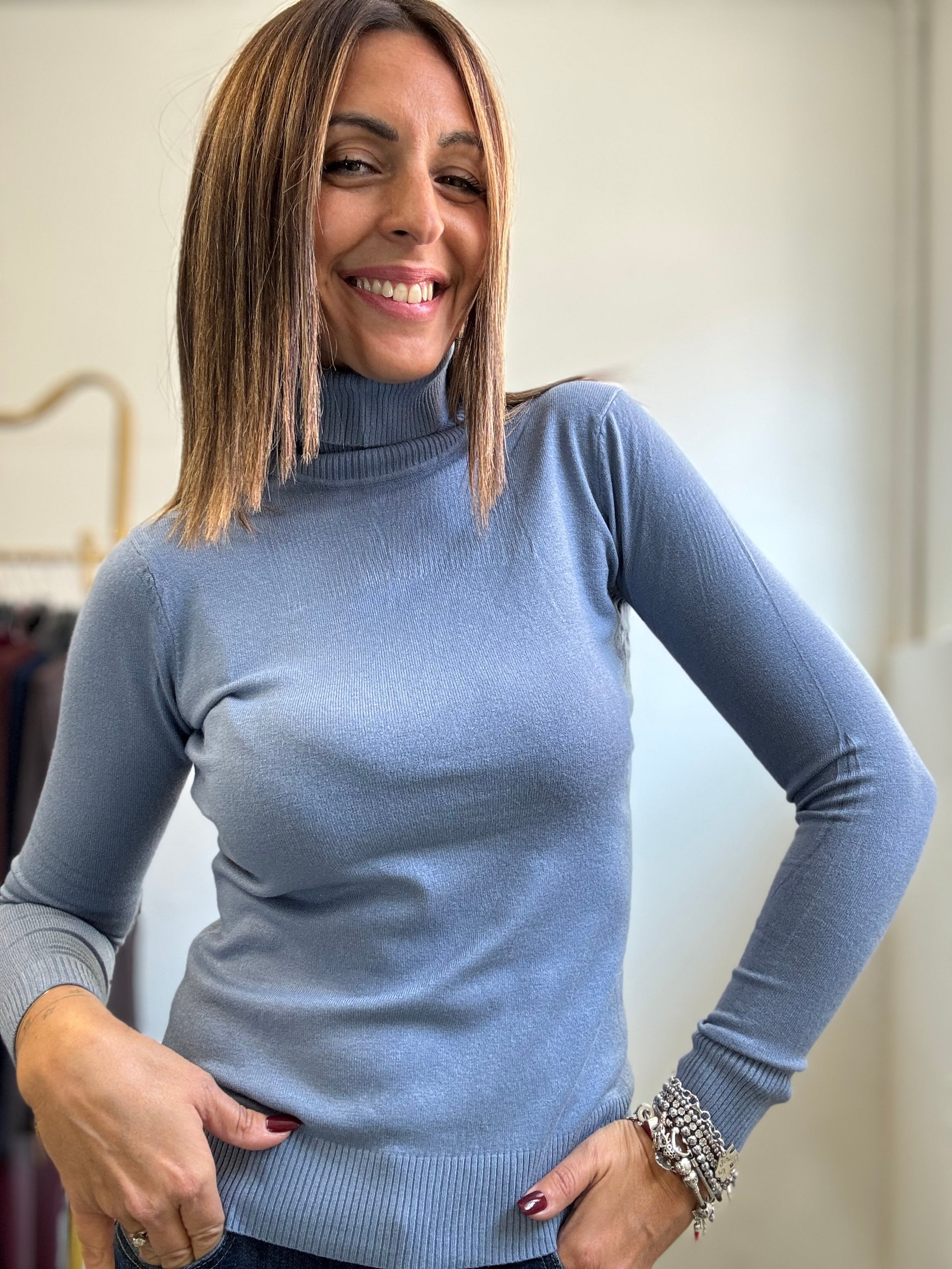 Il dolcevita leggero basico ( in 15 colori )