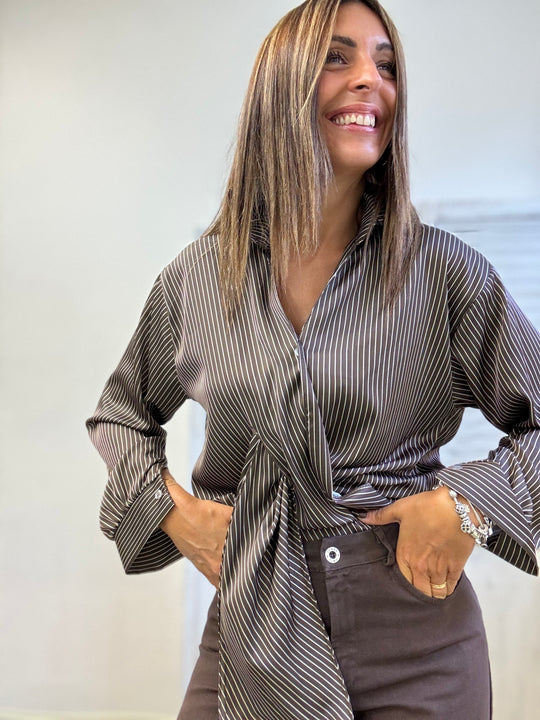 La camicia raso a righe
