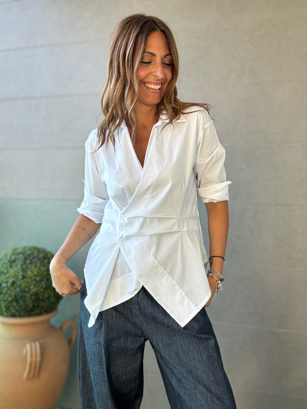 La camicia irregolare stupenda