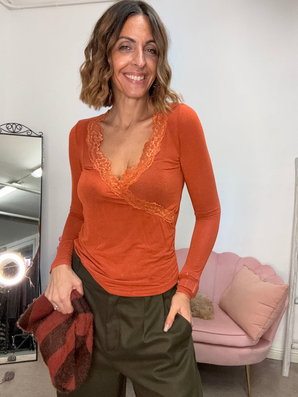 La Cachemiretta con lo scollo incrociato