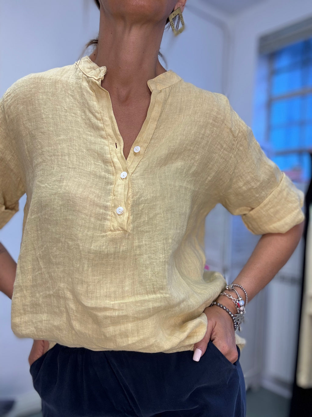 La camicia polo in lino