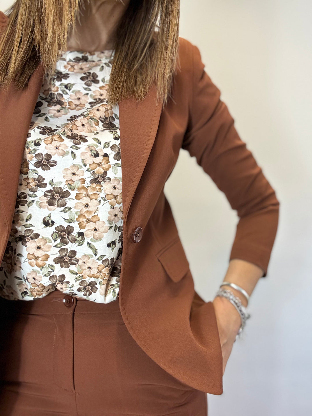 Il tailleur cioccolato