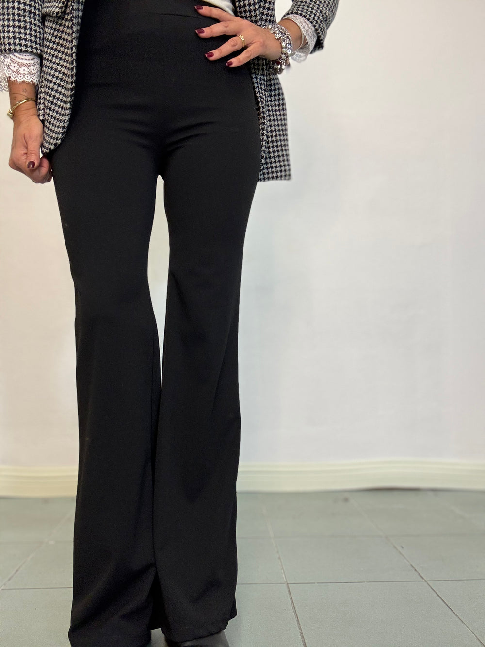 Pantalone zampetta Manu con l’elastico