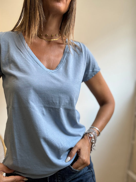 La t-shirt scollo a V