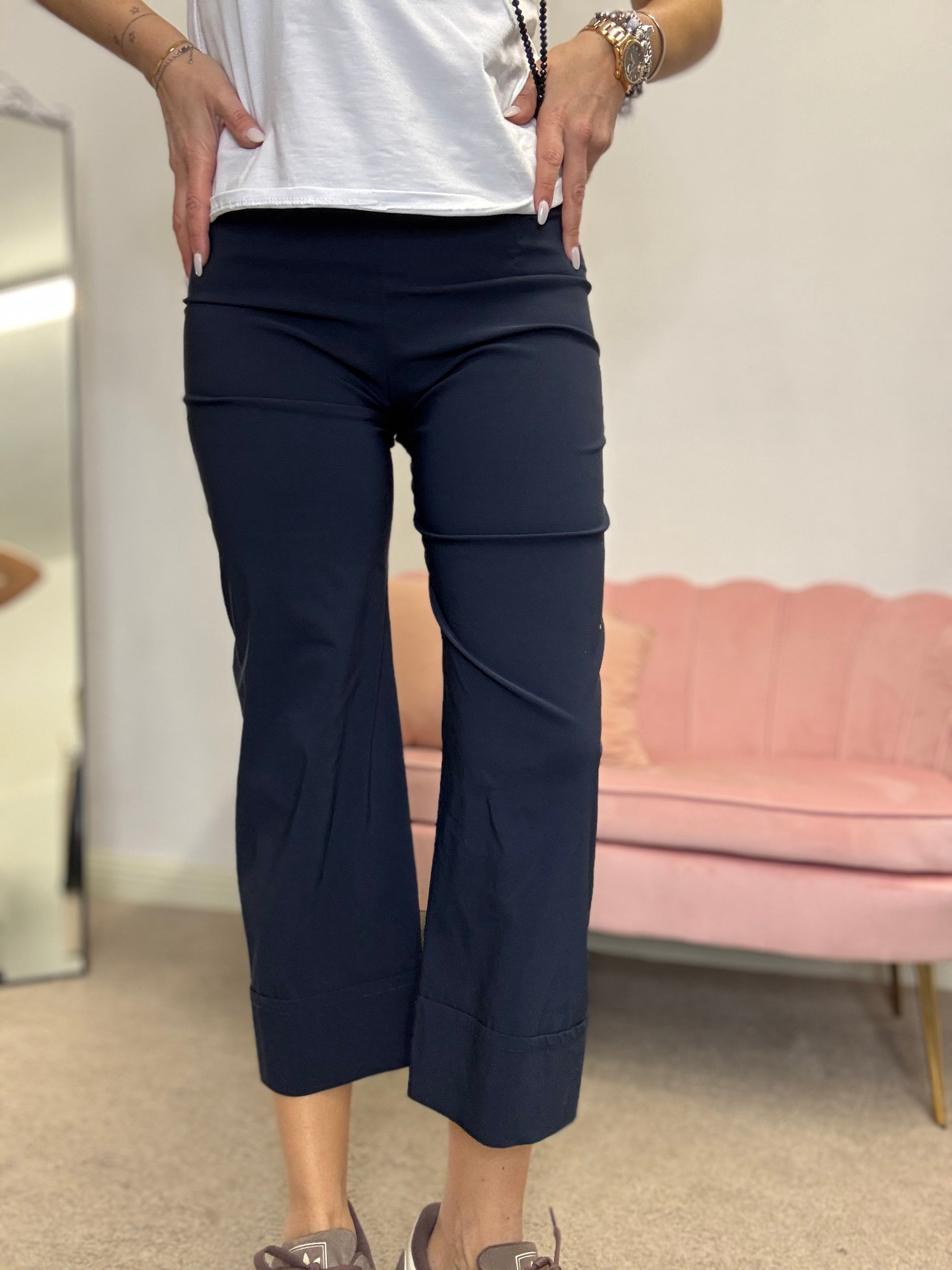 Il pantalone elasticizzato Col risvolto