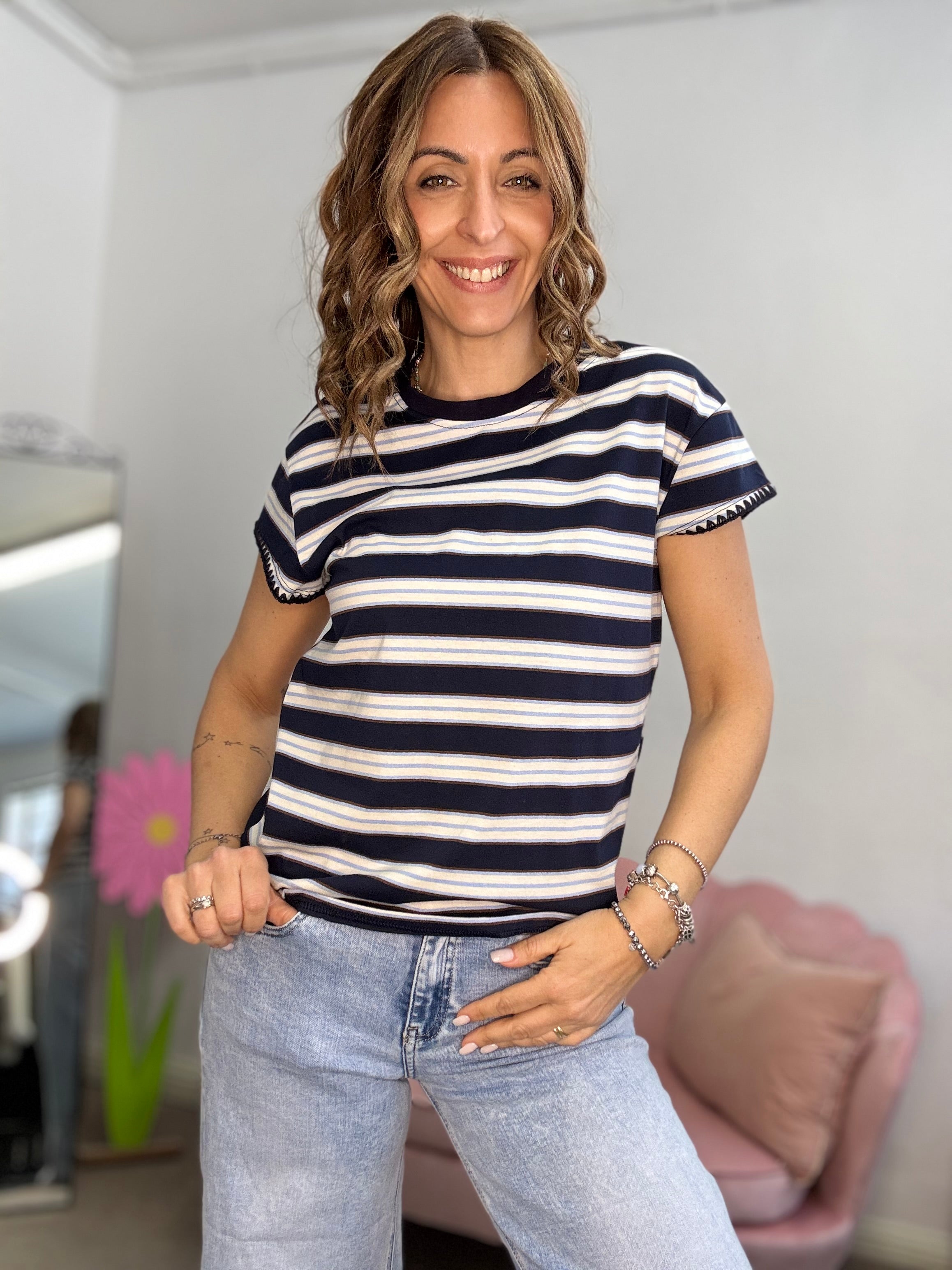 La t-shirt col bordo uncinetto