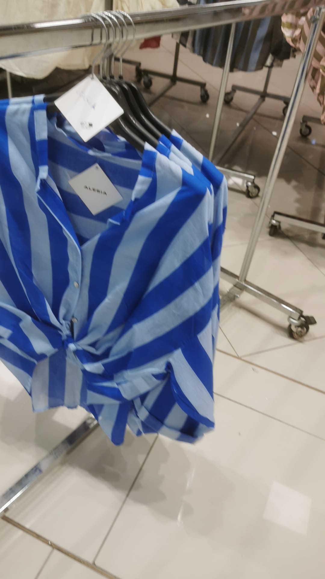 La camicia virale Allegra