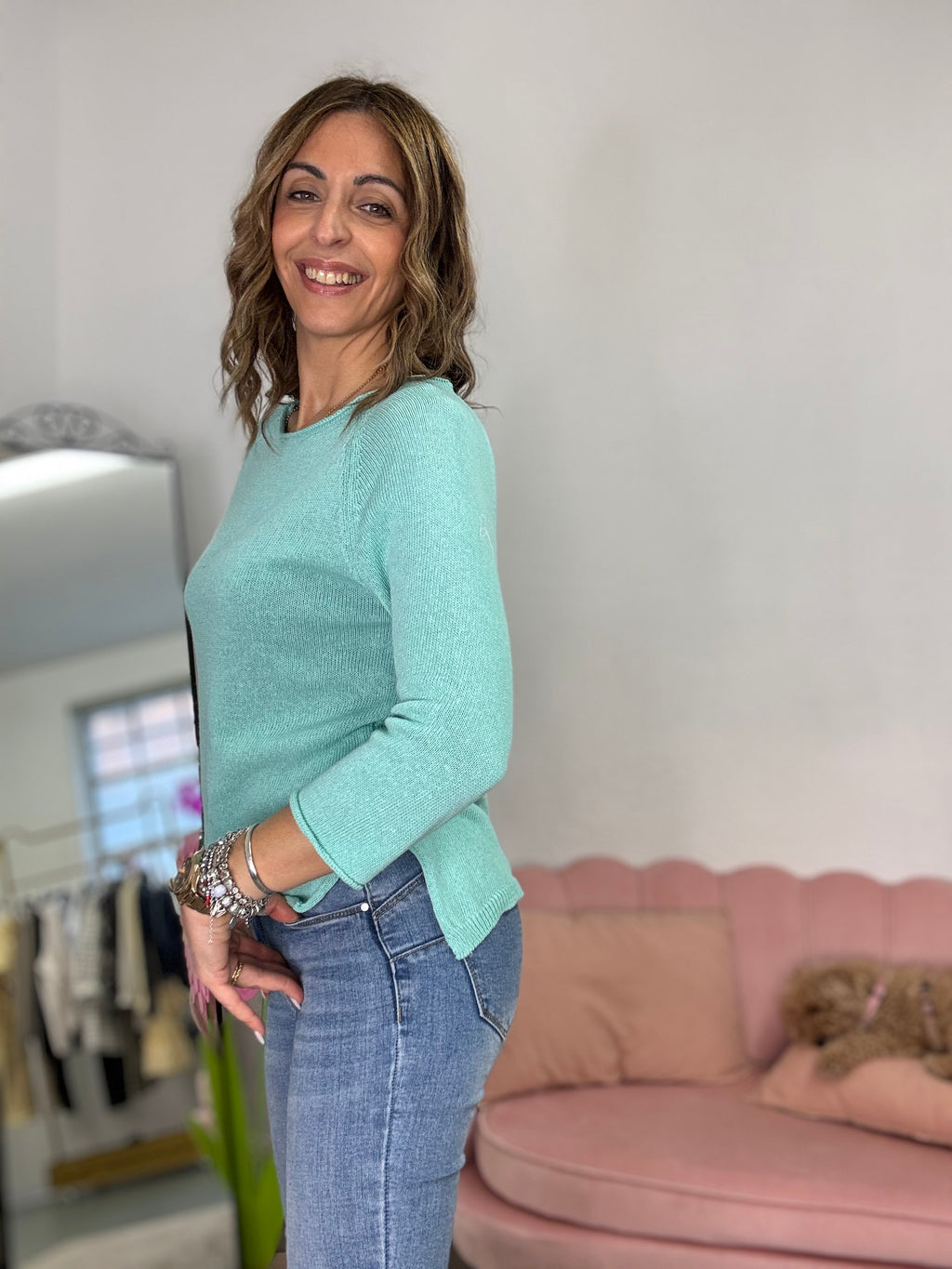 Il pull di cotone con gli spacchetti