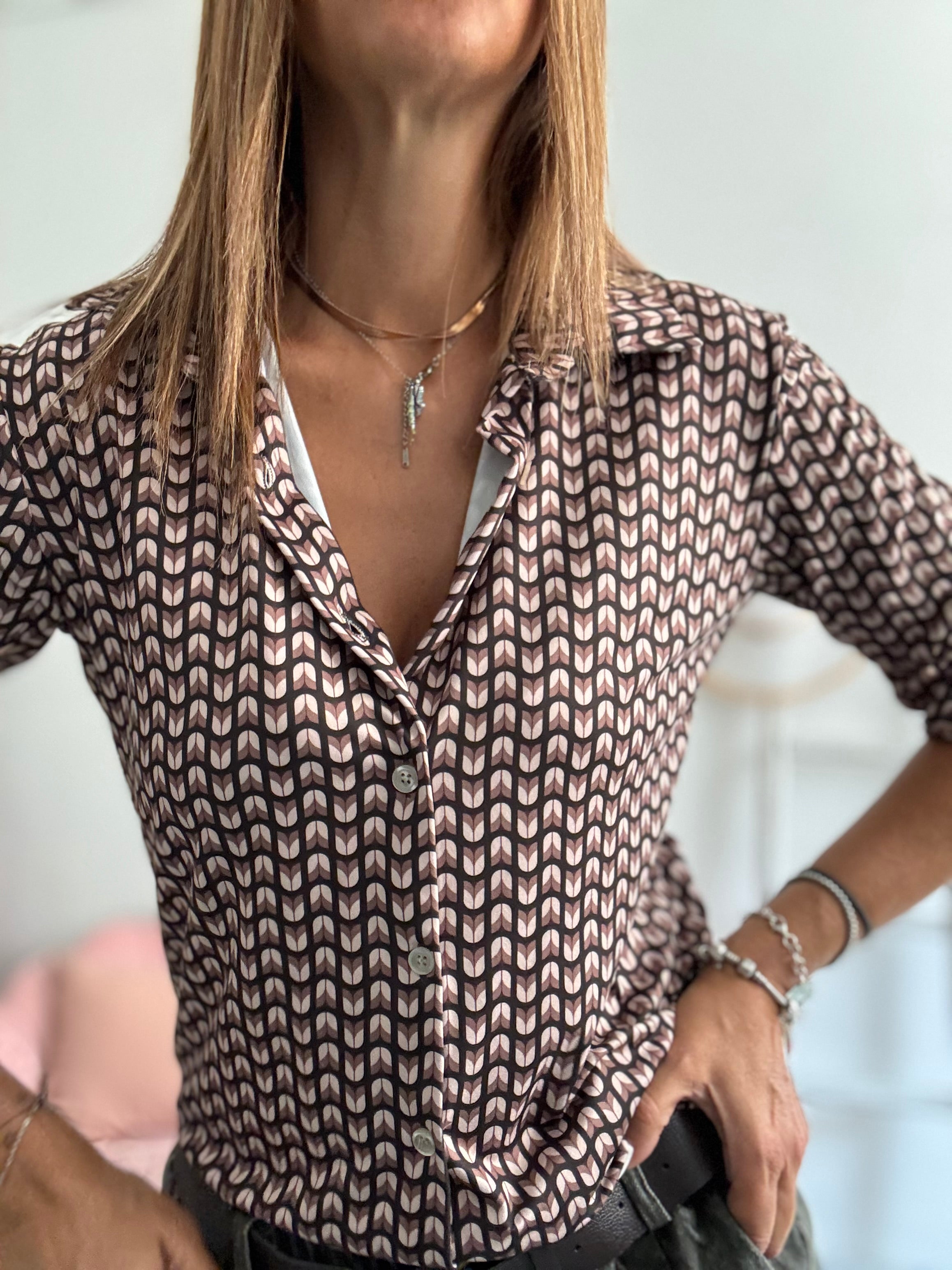 La camicia in maglina