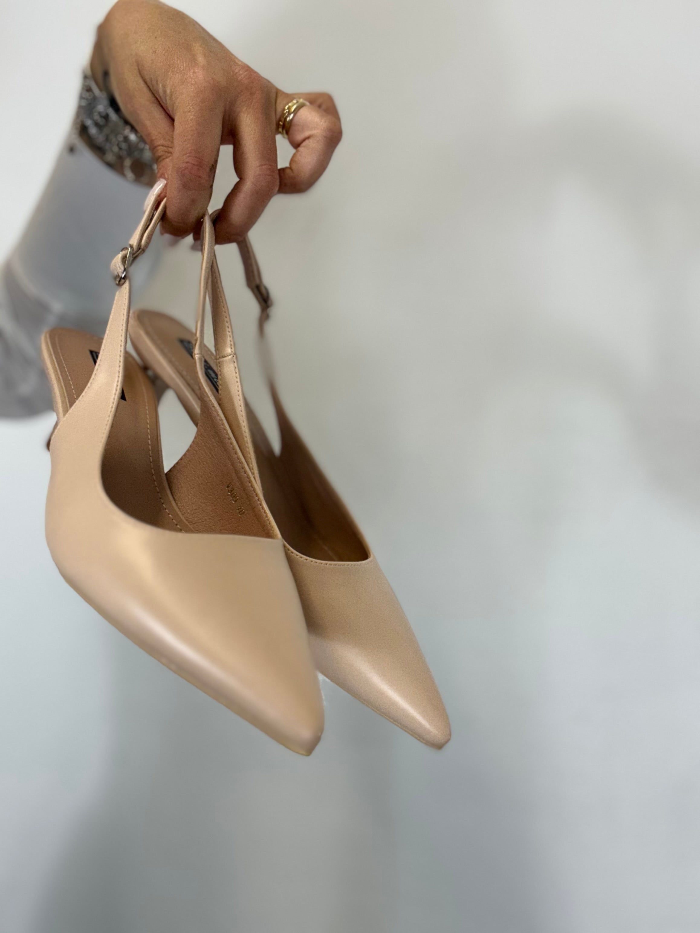 La décolleté con il tacco basso