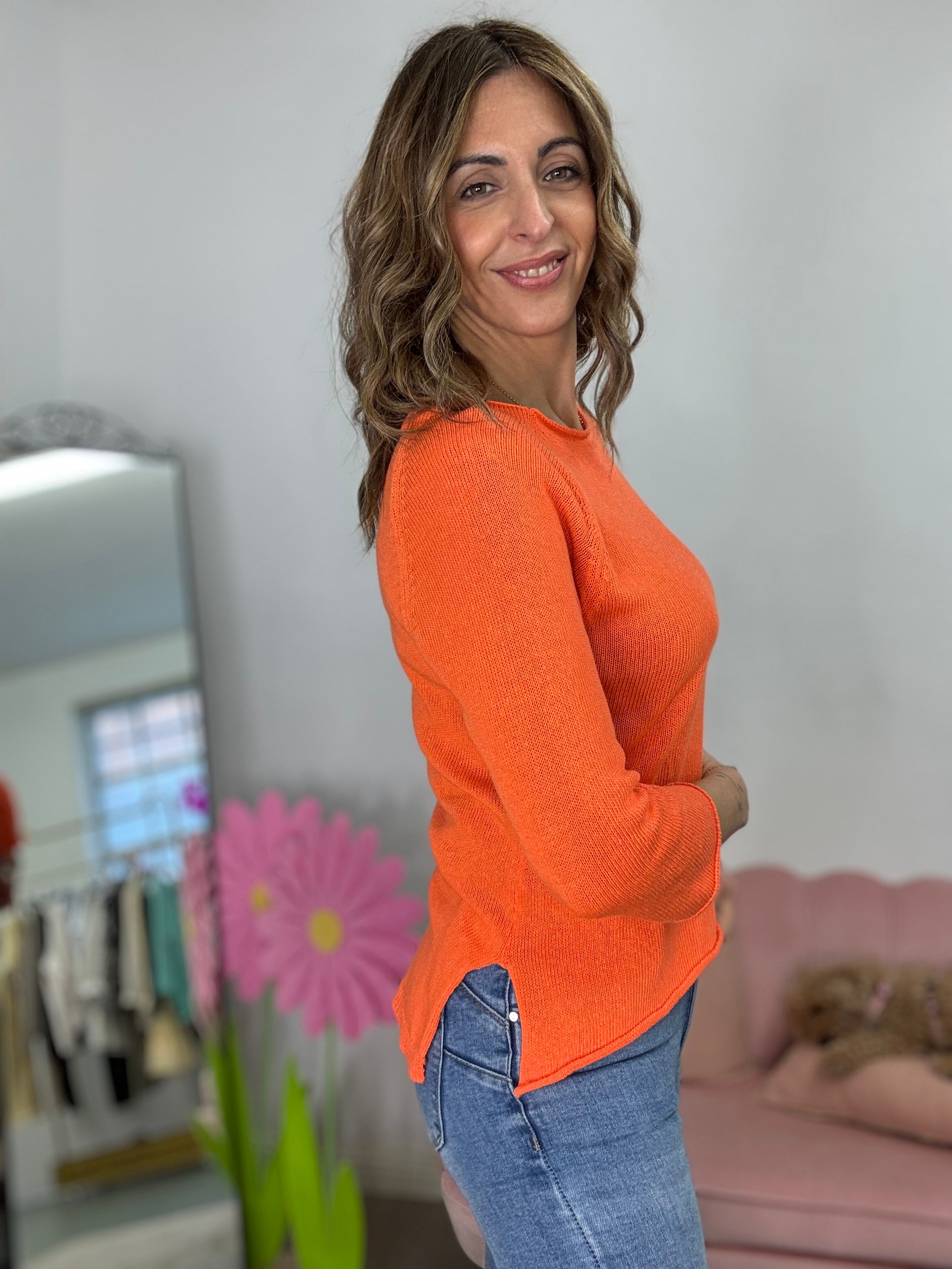 Il pull di cotone con gli spacchetti