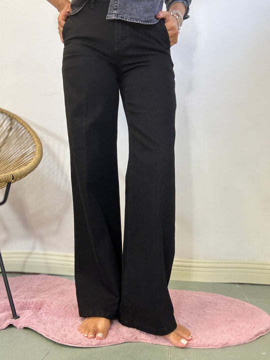 Il jeans palazzo nero