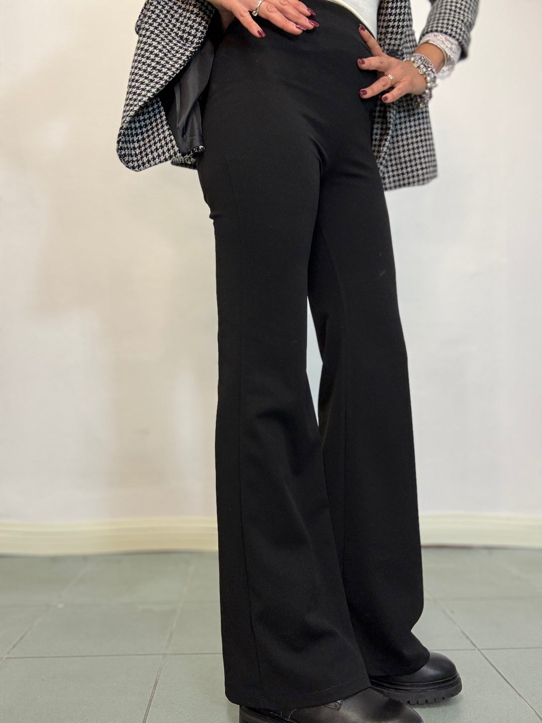 Pantalone zampetta Manu con l’elastico