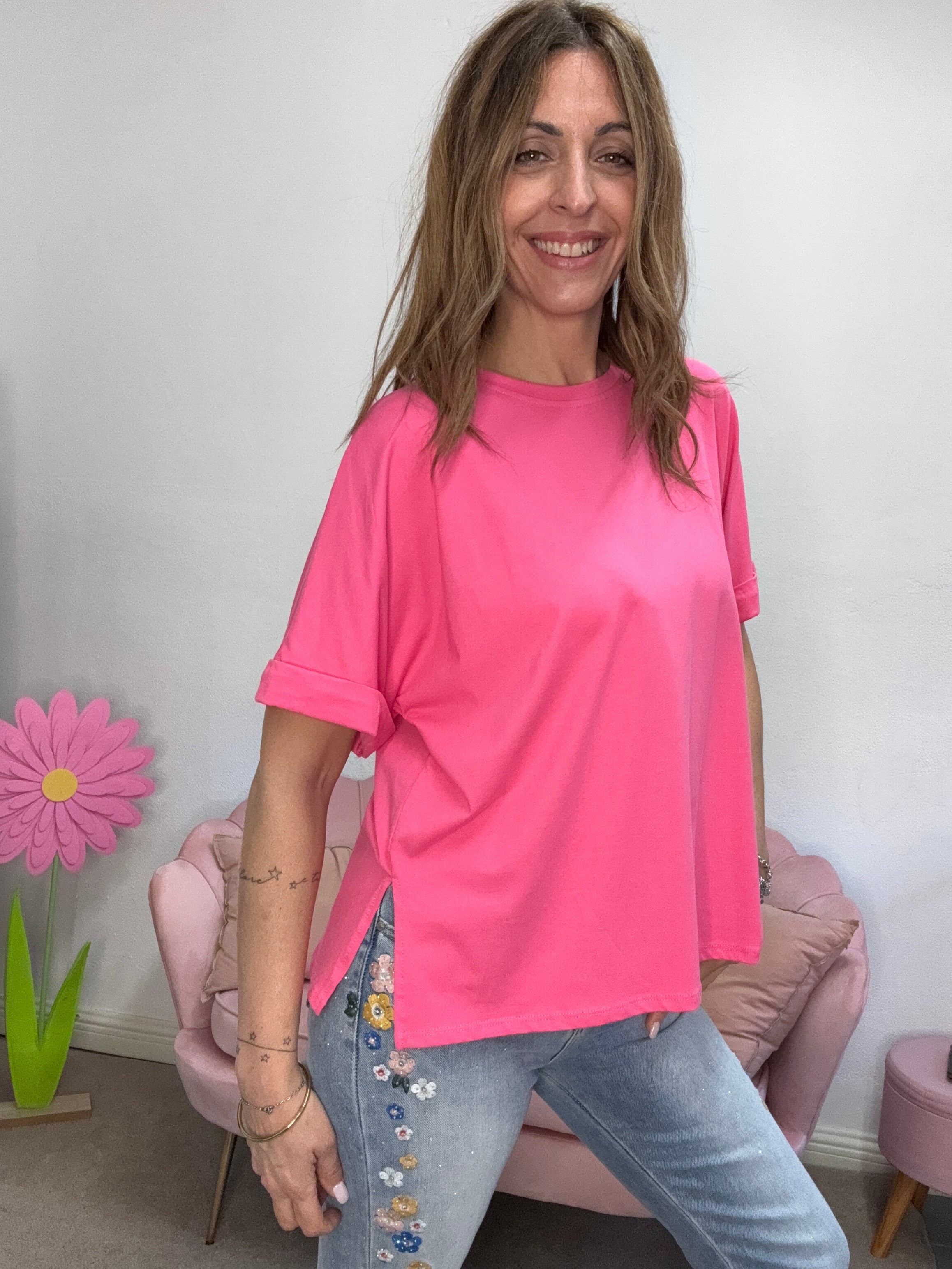 La T-shirt cotone con gli spacchetti