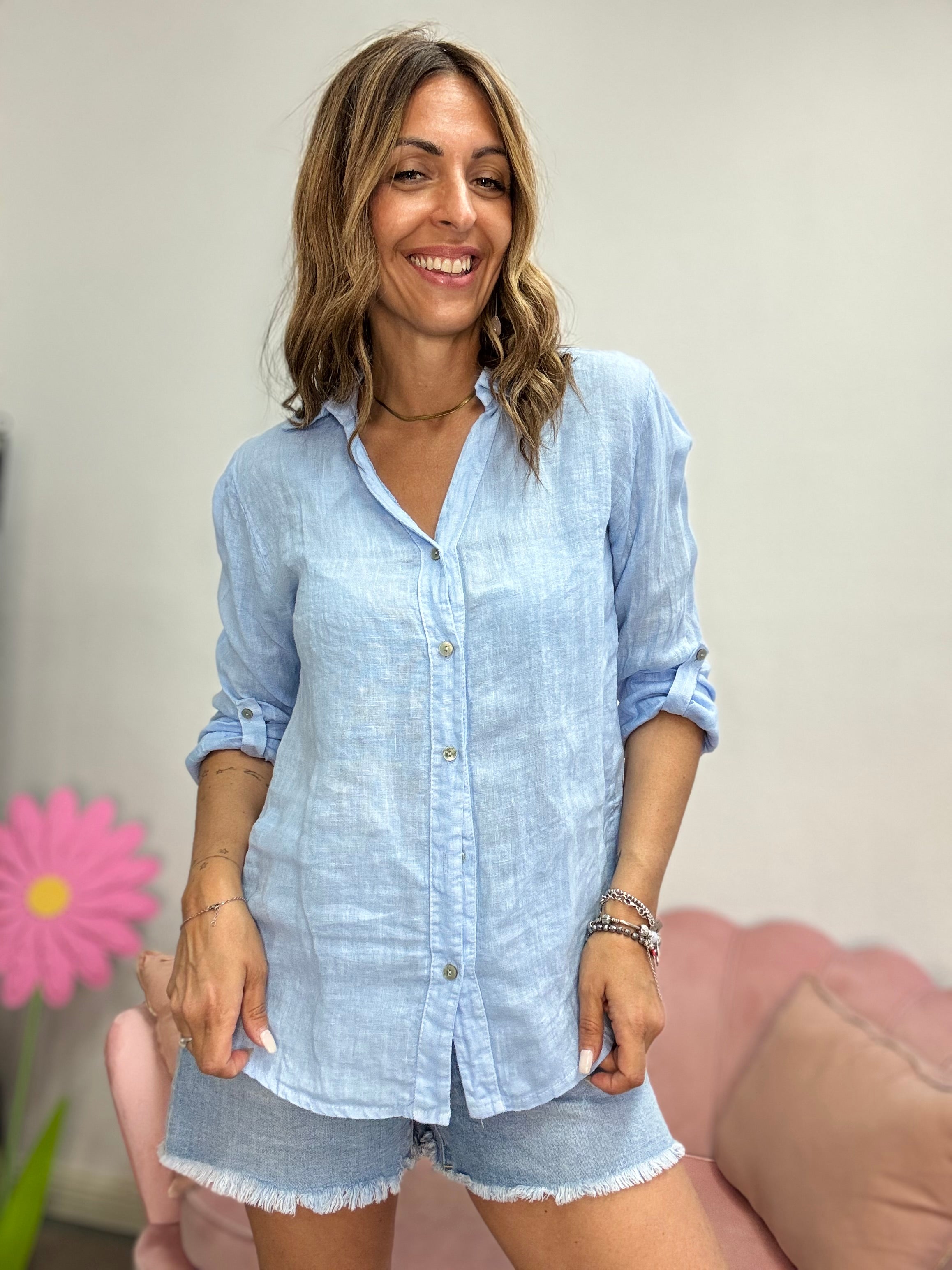 La camicia di lino pastello