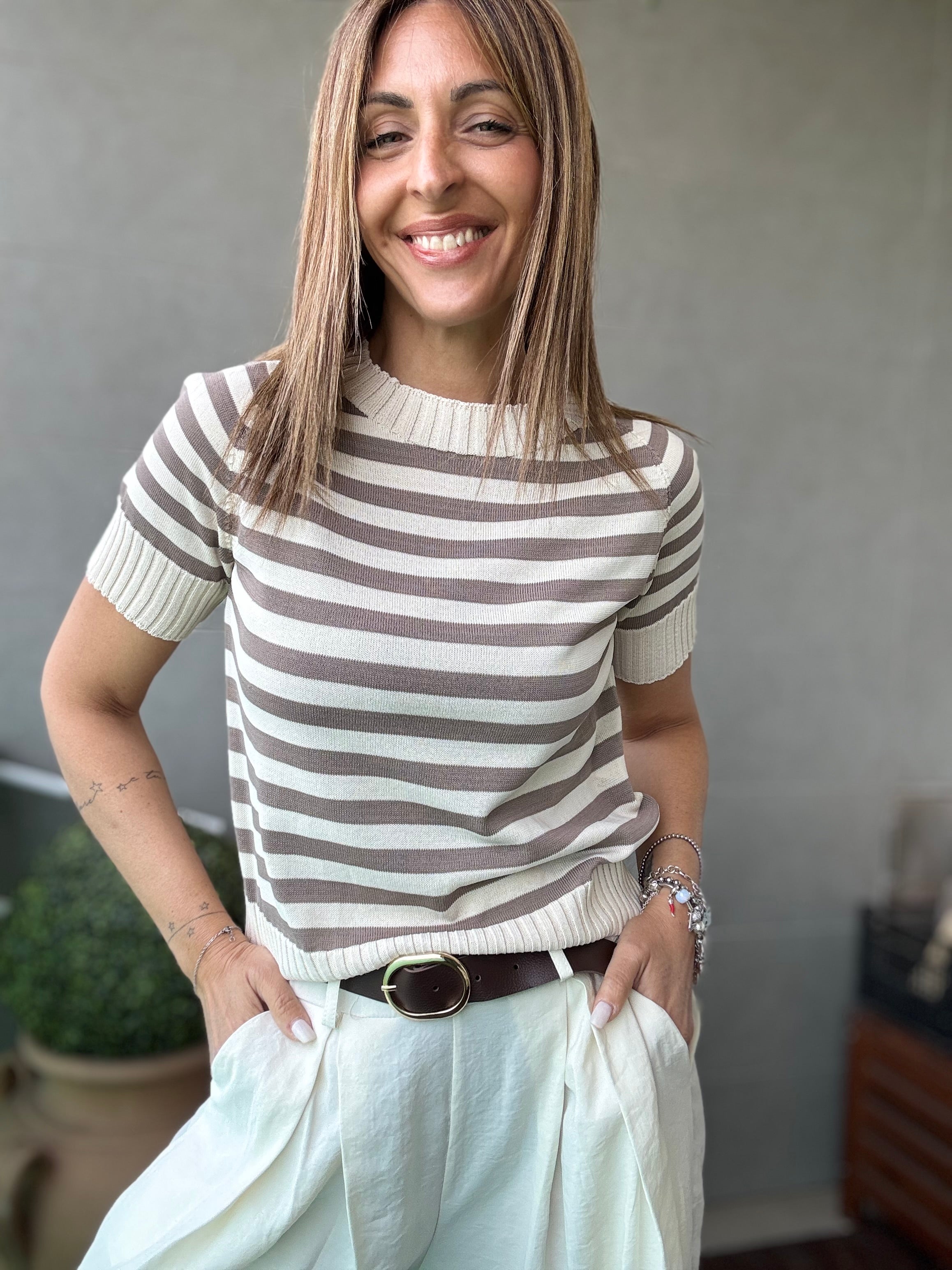 Il pull con le maniche corte